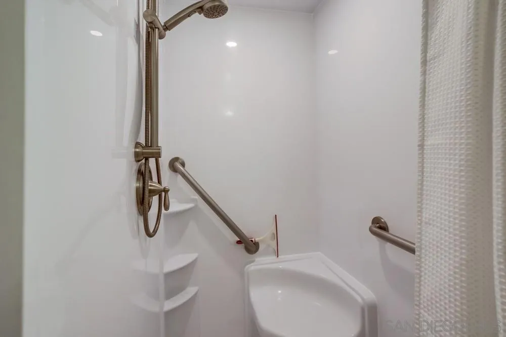 https://cdn.realtyfeed.com/cdn/127/250041217/8c81e3089d6fba4534ac5a50b1319d92.webp