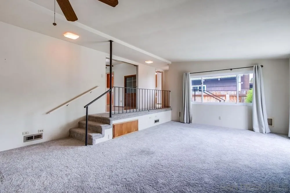 https://cdn.realtyfeed.com/cdn/127/250041217/c4e2f7991a26c2c643edfaab41f24f7b.webp