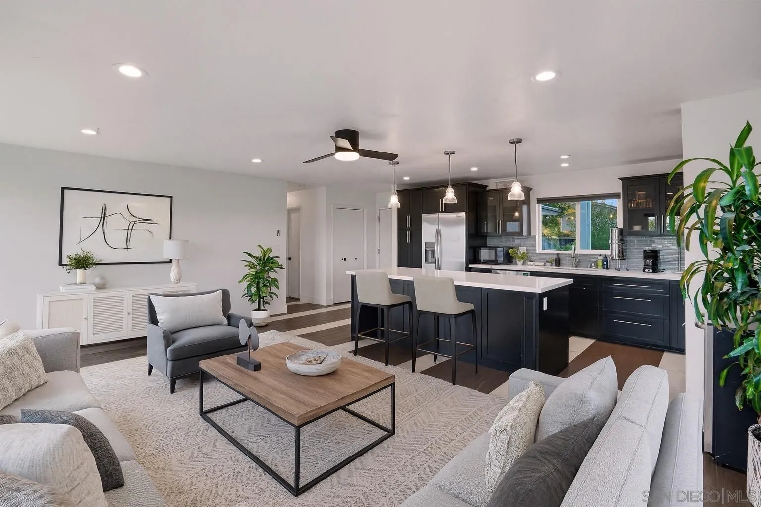 https://cdn.realtyfeed.com/cdn/127/250041222/0d47f752f4c1f6dade8942e9ed8f171c.webp