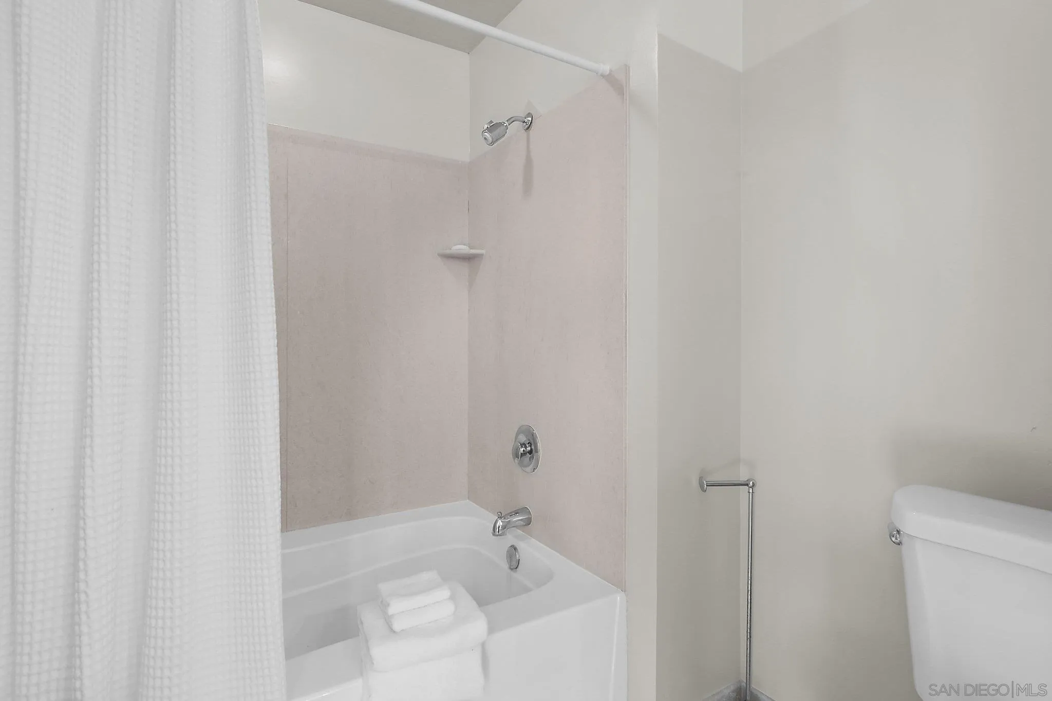 https://cdn.realtyfeed.com/cdn/127/250041225/23790b161611306de529c75fdf38443d.webp