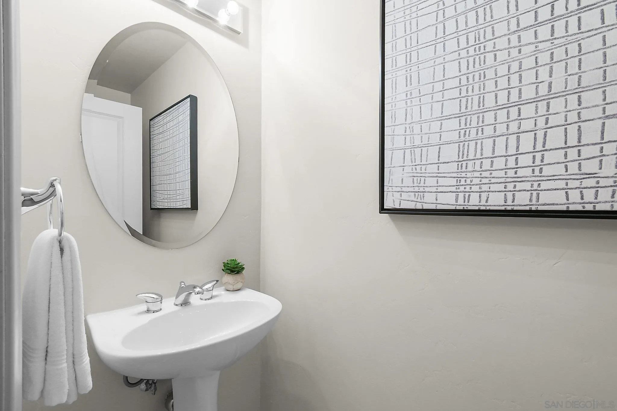 Photo #23: 250041225 Listing: Photo #23