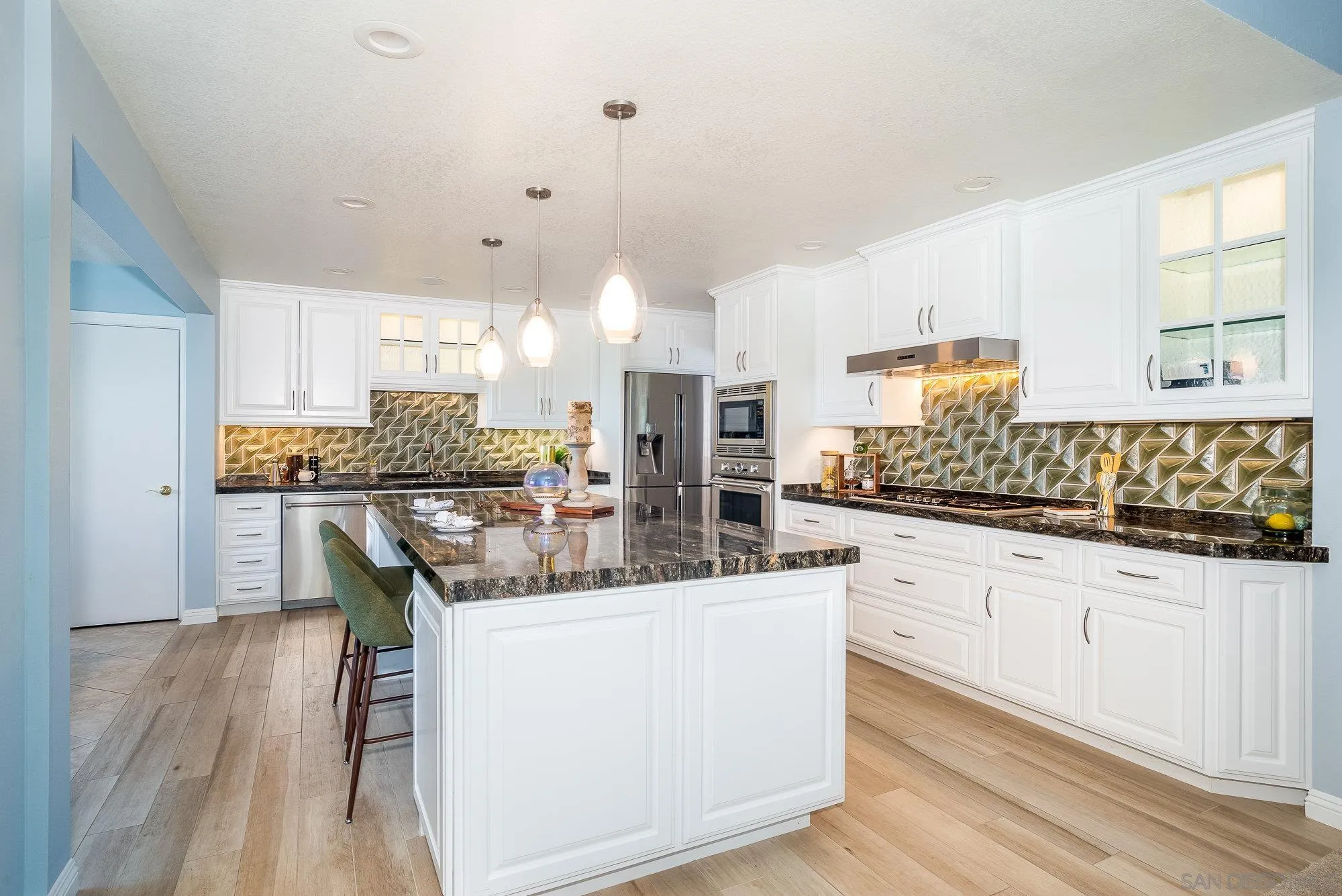 https://cdn.realtyfeed.com/cdn/127/250041231/4de0c34b988b50b986168a0911e43458.webp