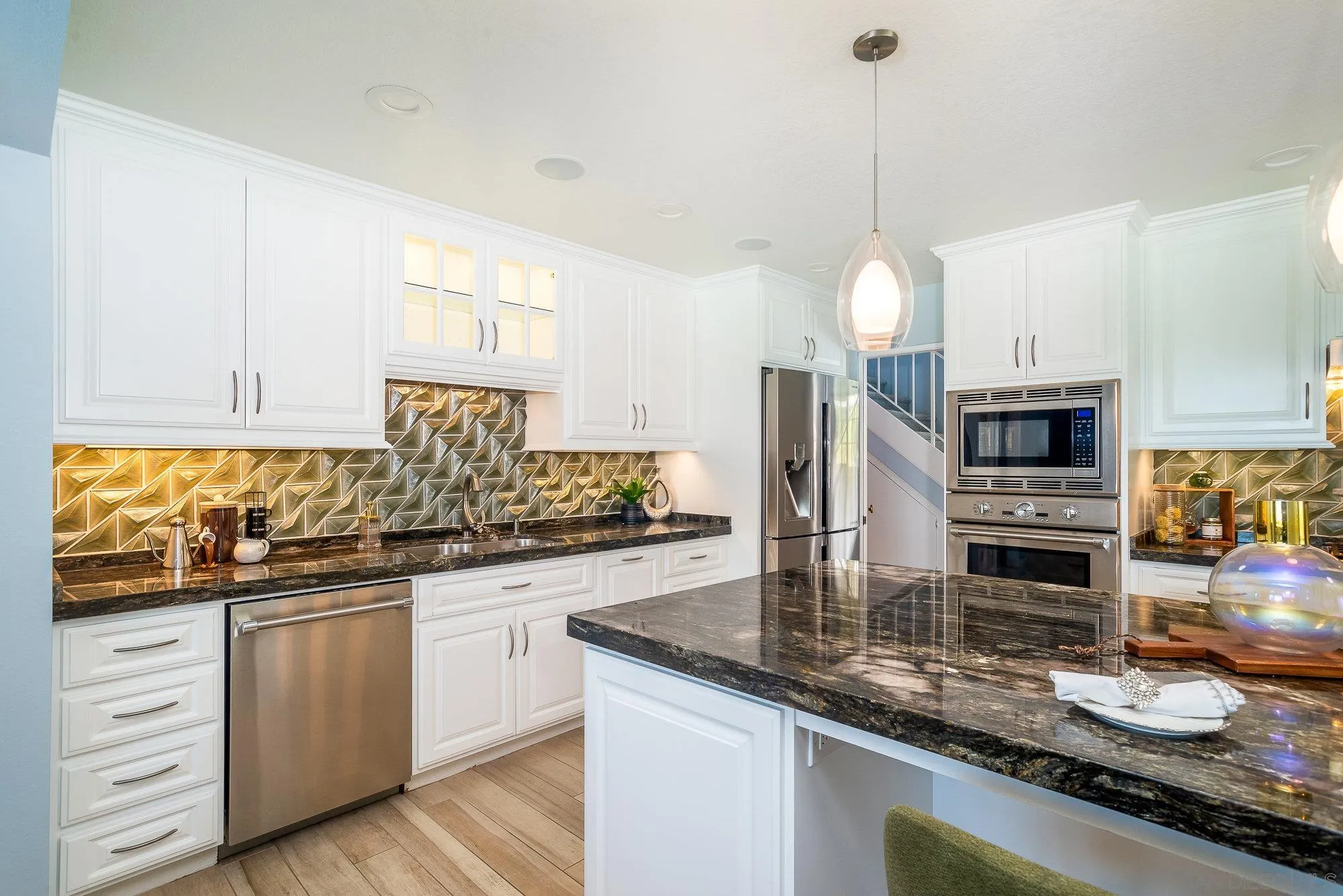 https://cdn.realtyfeed.com/cdn/127/250041231/5056e0ed884548aeacba5ff1f6c808b0.webp