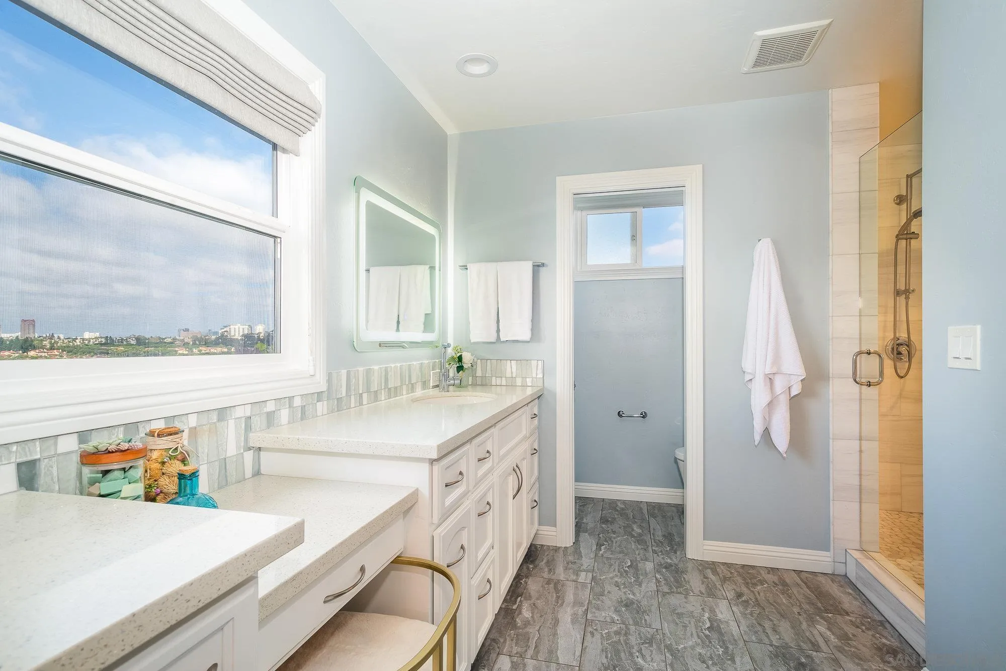 https://cdn.realtyfeed.com/cdn/127/250041231/e65fdc1ecdab90b7d3d24e7e20b343ff.webp