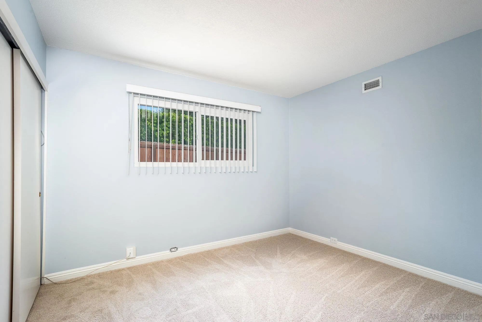 https://cdn.realtyfeed.com/cdn/127/250041231/ecf4d6adccf380e25ffd6be1954ff794.webp