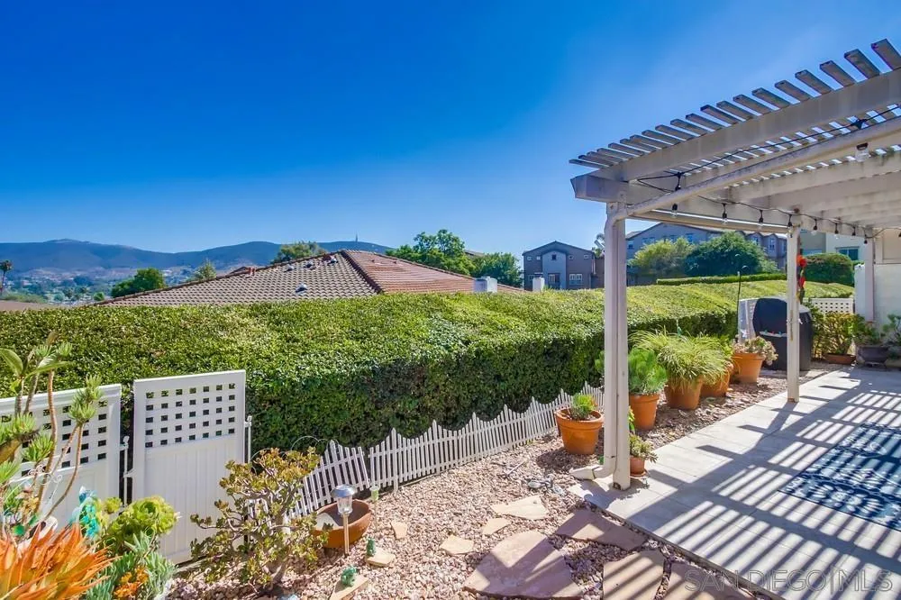 https://cdn.realtyfeed.com/cdn/127/250041235/27bad662d2a9dc0b2a02c3b83013ac0a.webp