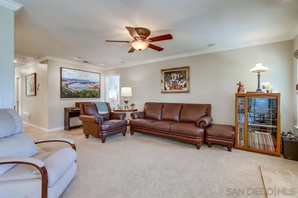 https://cdn.realtyfeed.com/cdn/127/250041235/c1d9bb64326f93b7e0ff9342e2ae2aef.webp