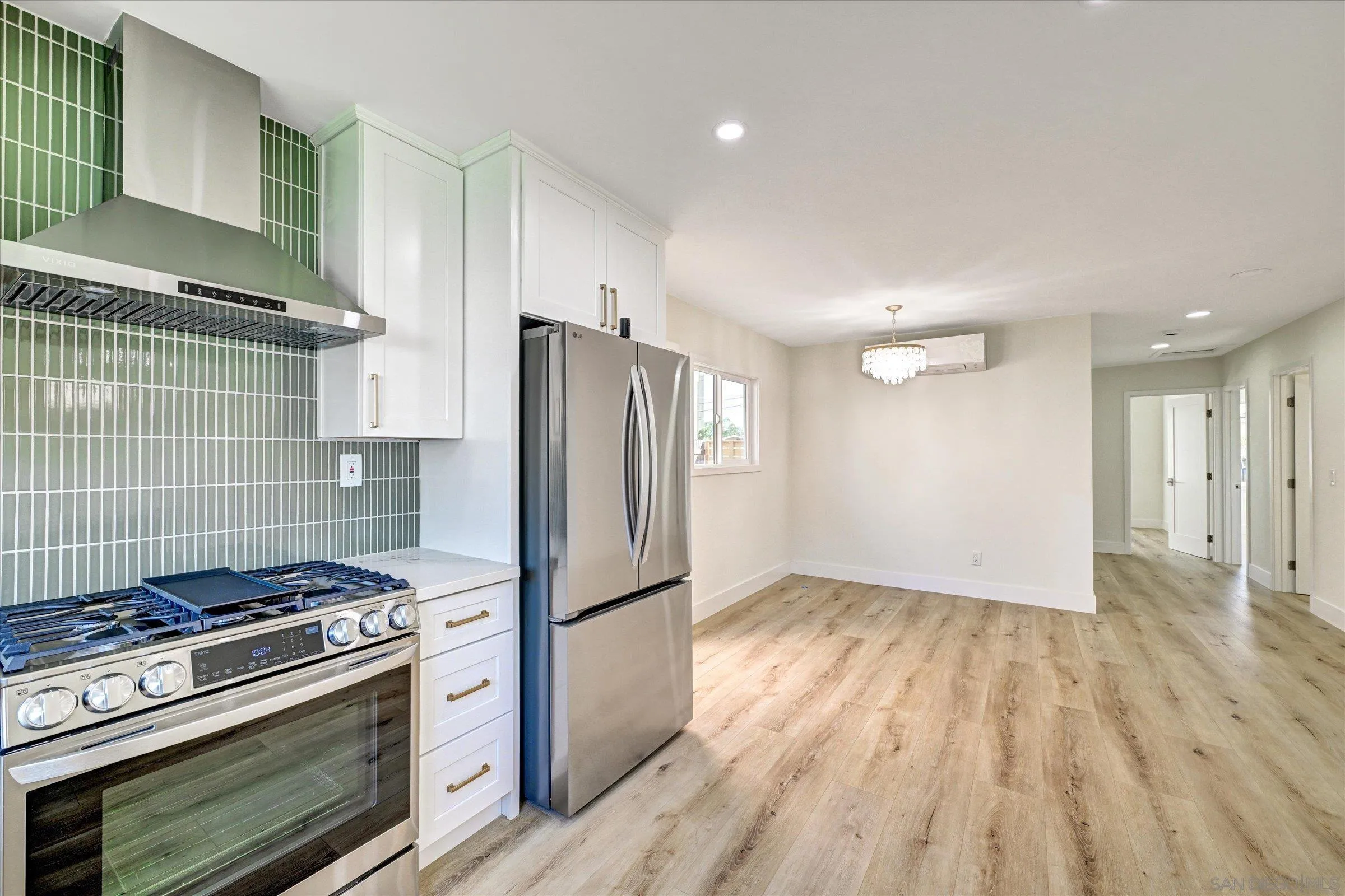 https://cdn.realtyfeed.com/cdn/127/250041237/01c2e9bebb438b4e9c8a3647a1d4abe8.webp