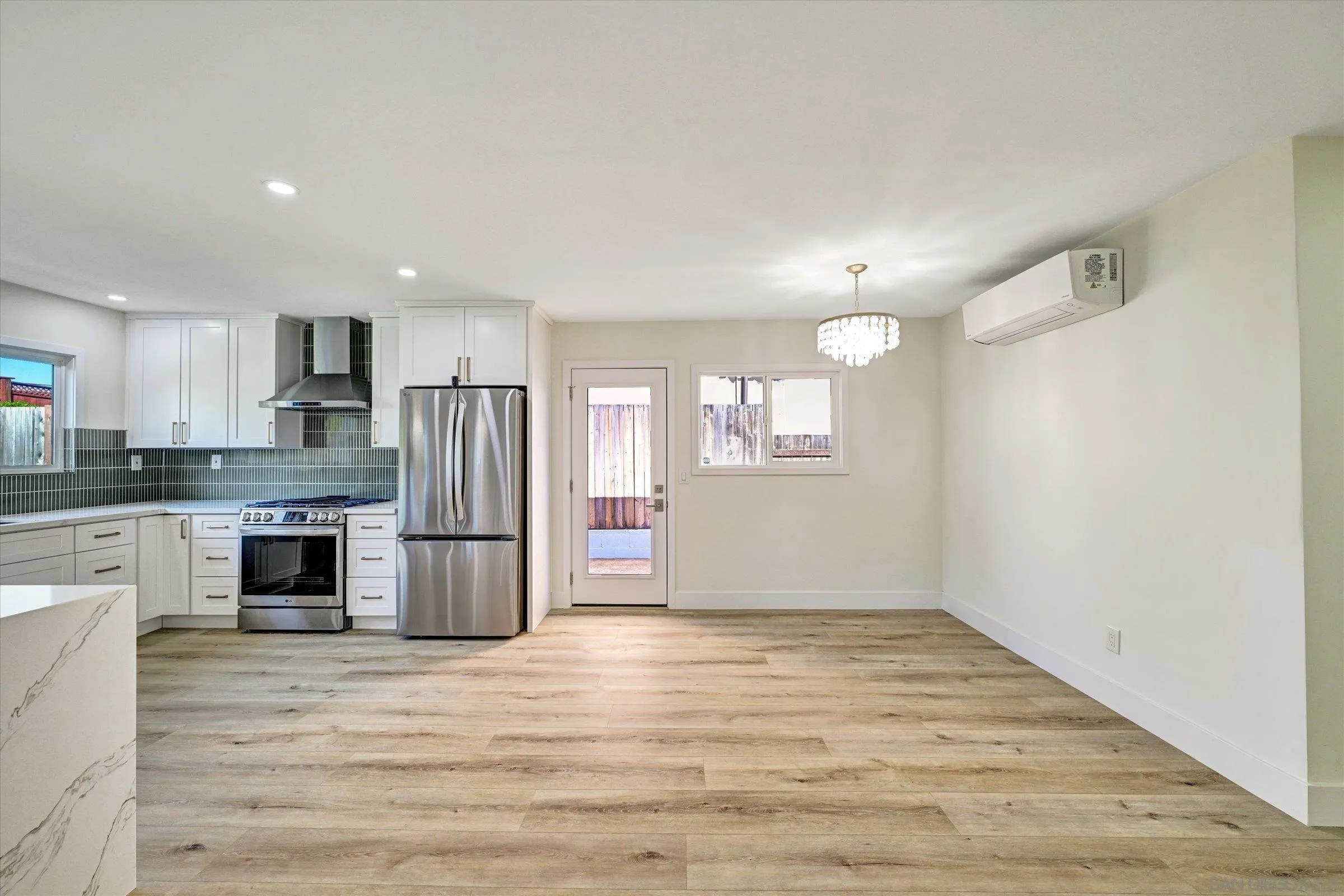 https://cdn.realtyfeed.com/cdn/127/250041237/6c31f6bf66a24ba60489c1da578fea7a.webp