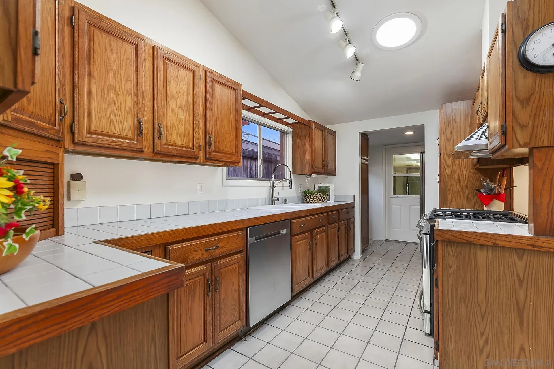 https://cdn.realtyfeed.com/cdn/127/250041238/8305734051ec28b290cf4a255800b1e1.webp