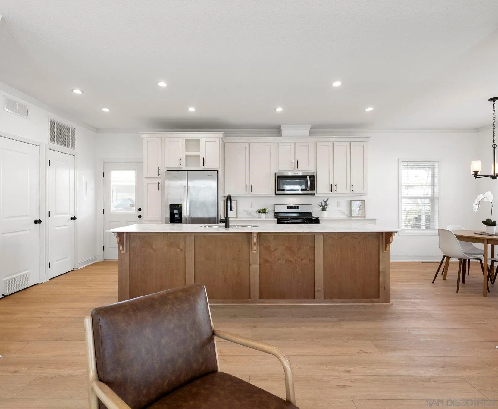 https://cdn.realtyfeed.com/cdn/127/250041242/077a7fc92e6ed71a1136325265848085.webp