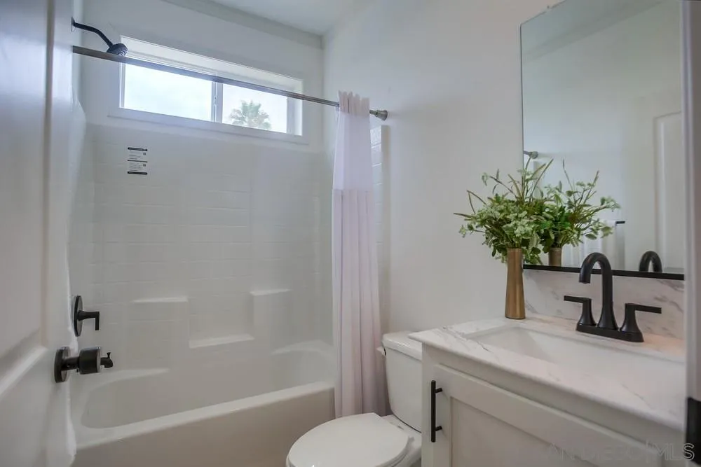 https://cdn.realtyfeed.com/cdn/127/250041242/780fdb2495c434aec5cd541ae3026d63.webp