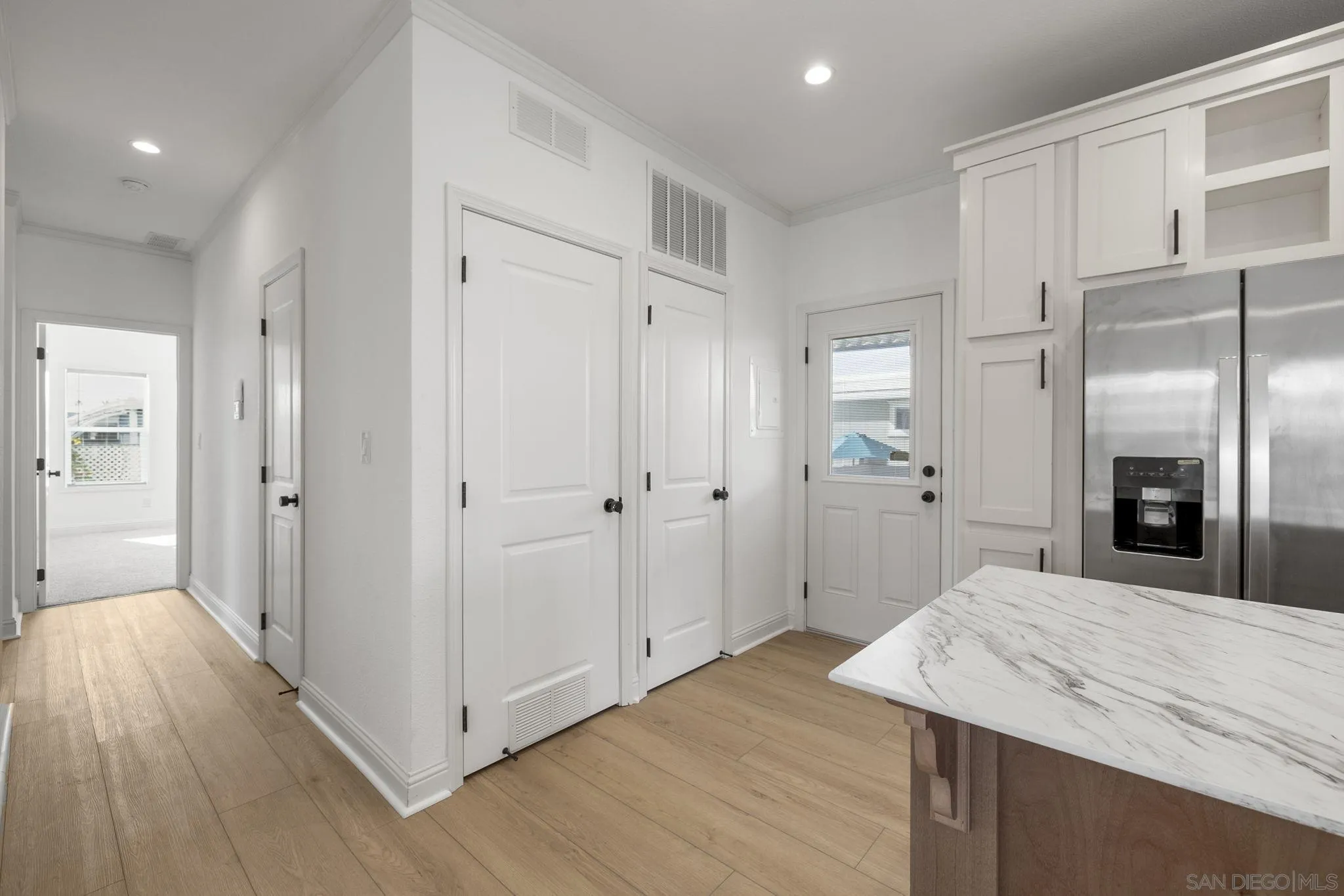 https://cdn.realtyfeed.com/cdn/127/250041242/ab669d6b110610bf514f5dd30824ce28.webp