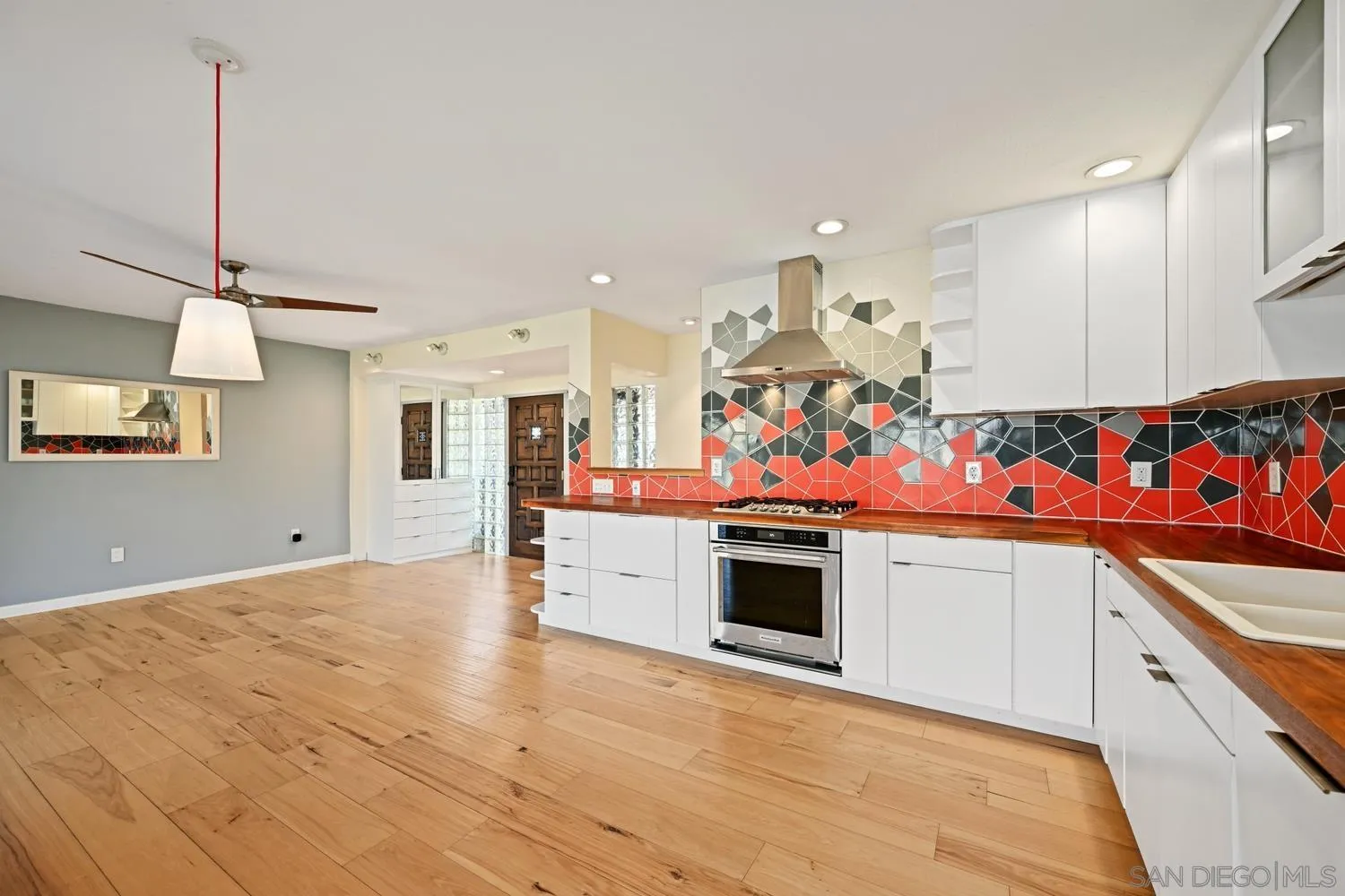 https://cdn.realtyfeed.com/cdn/127/250041243/500af5b85b7985233426e0241c632060.webp