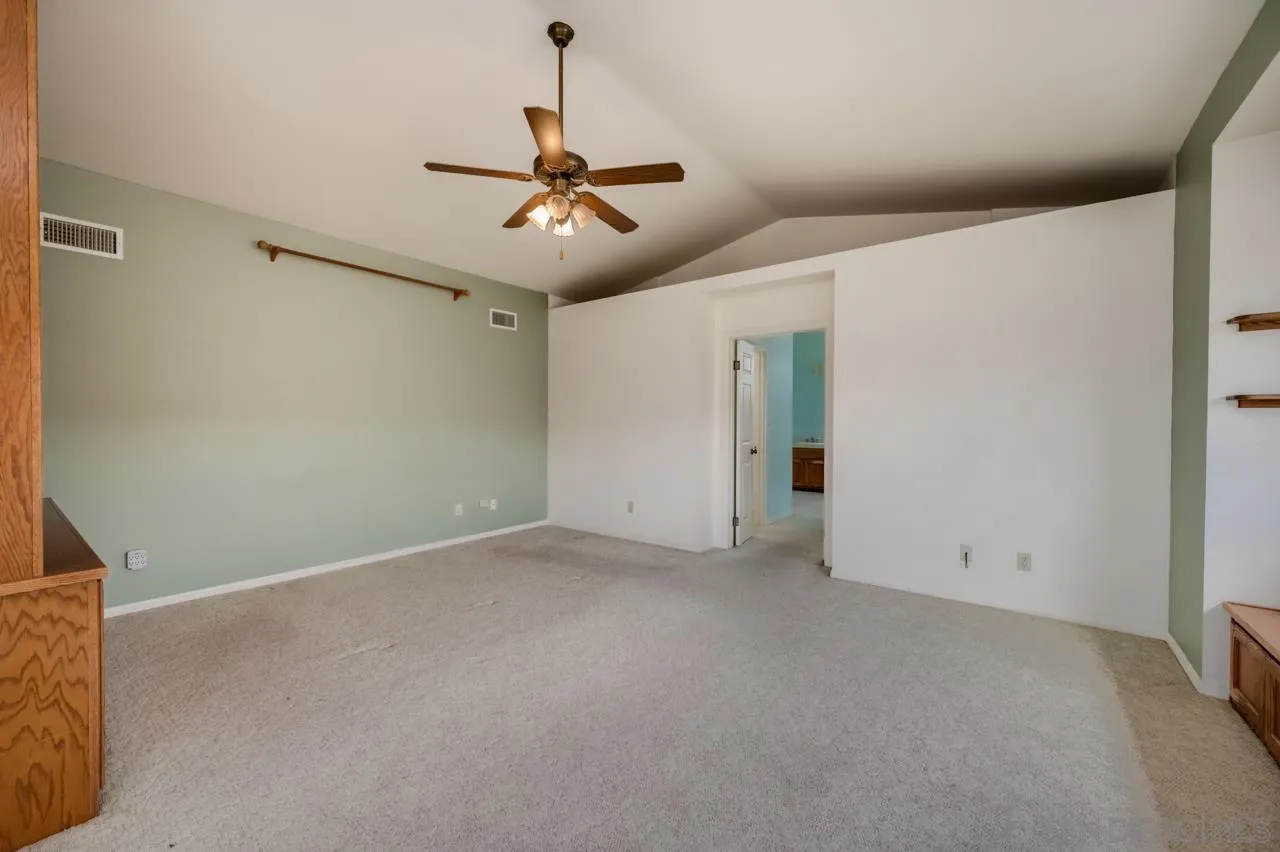 https://cdn.realtyfeed.com/cdn/127/250041245/969190587d27c68f230c391b8f8f65df.webp