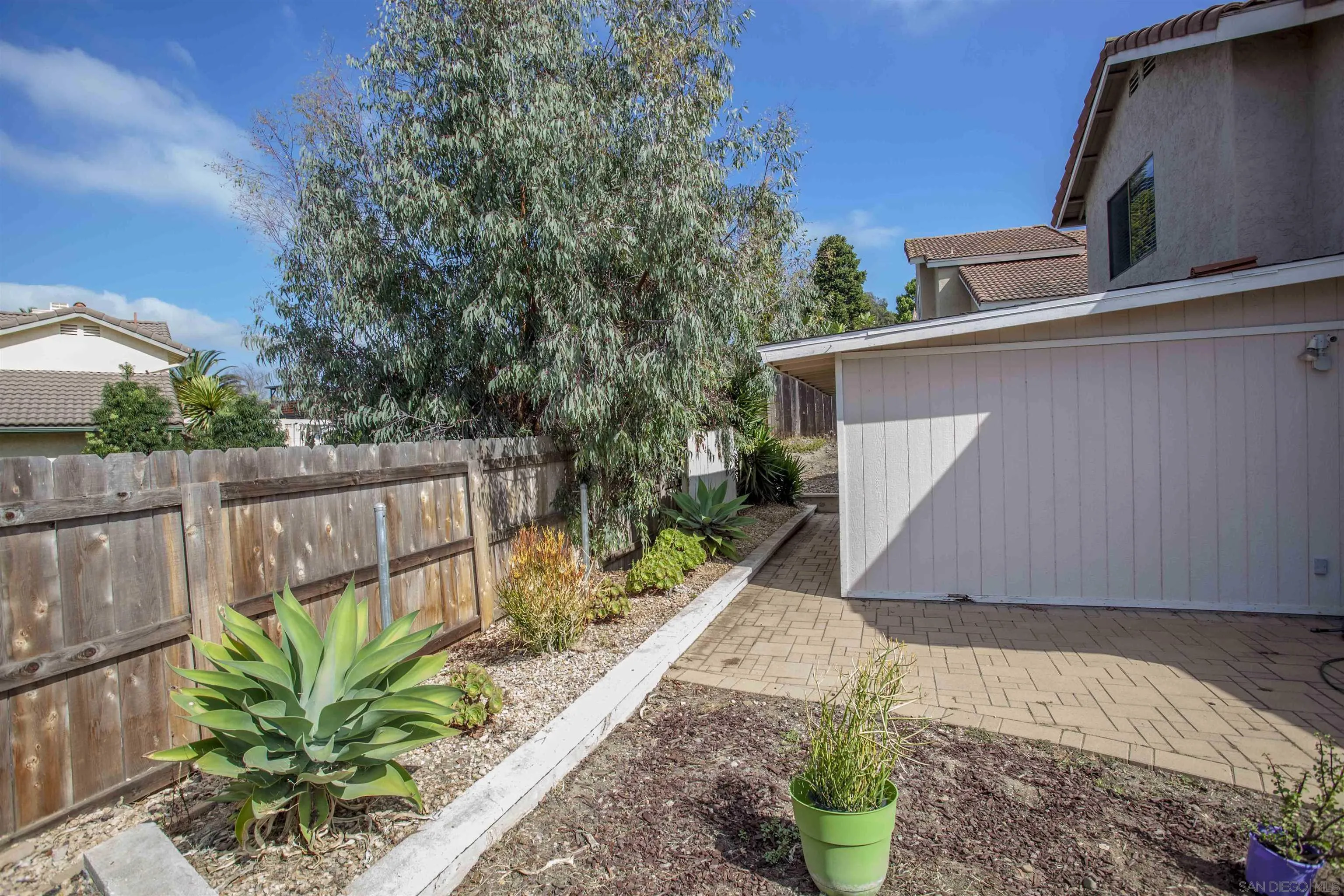 https://cdn.realtyfeed.com/cdn/127/250041246/161af569a5668d8b8ec1a8d9c4e15ddb.webp