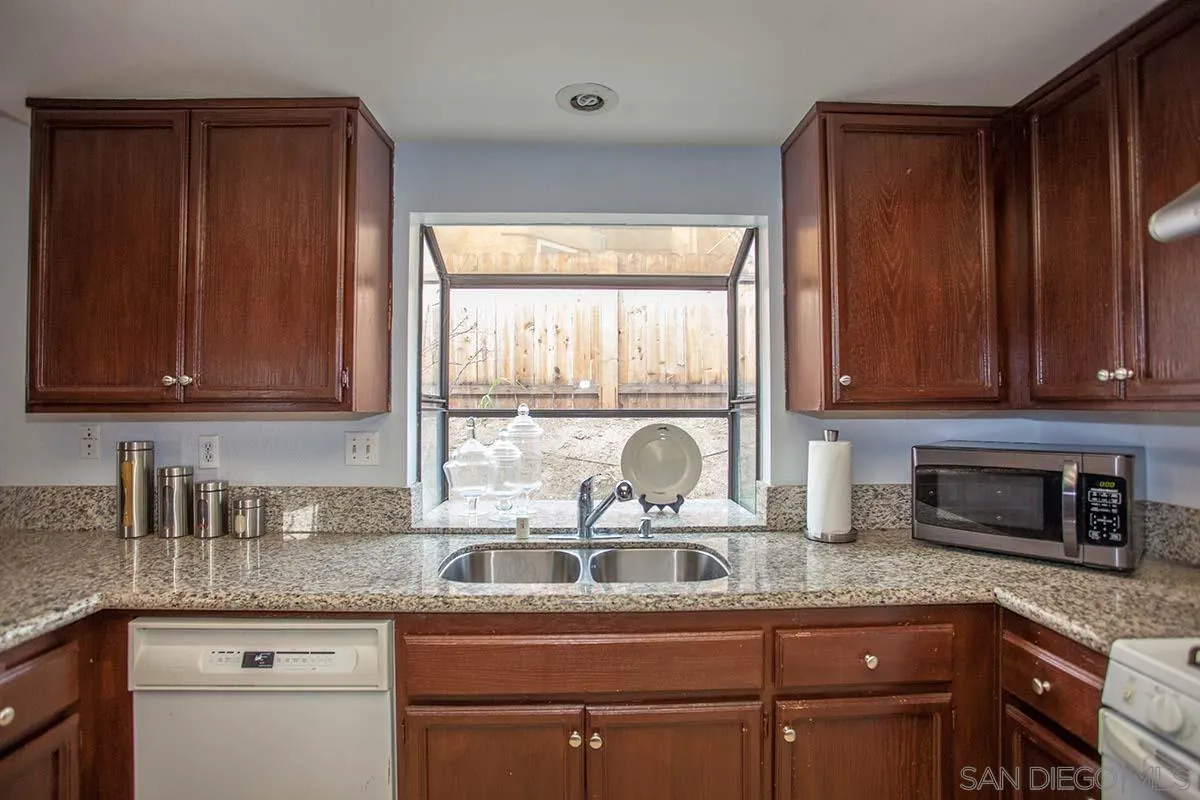 https://cdn.realtyfeed.com/cdn/127/250041246/188c20e3064e1655c7a334d17285df5a.webp