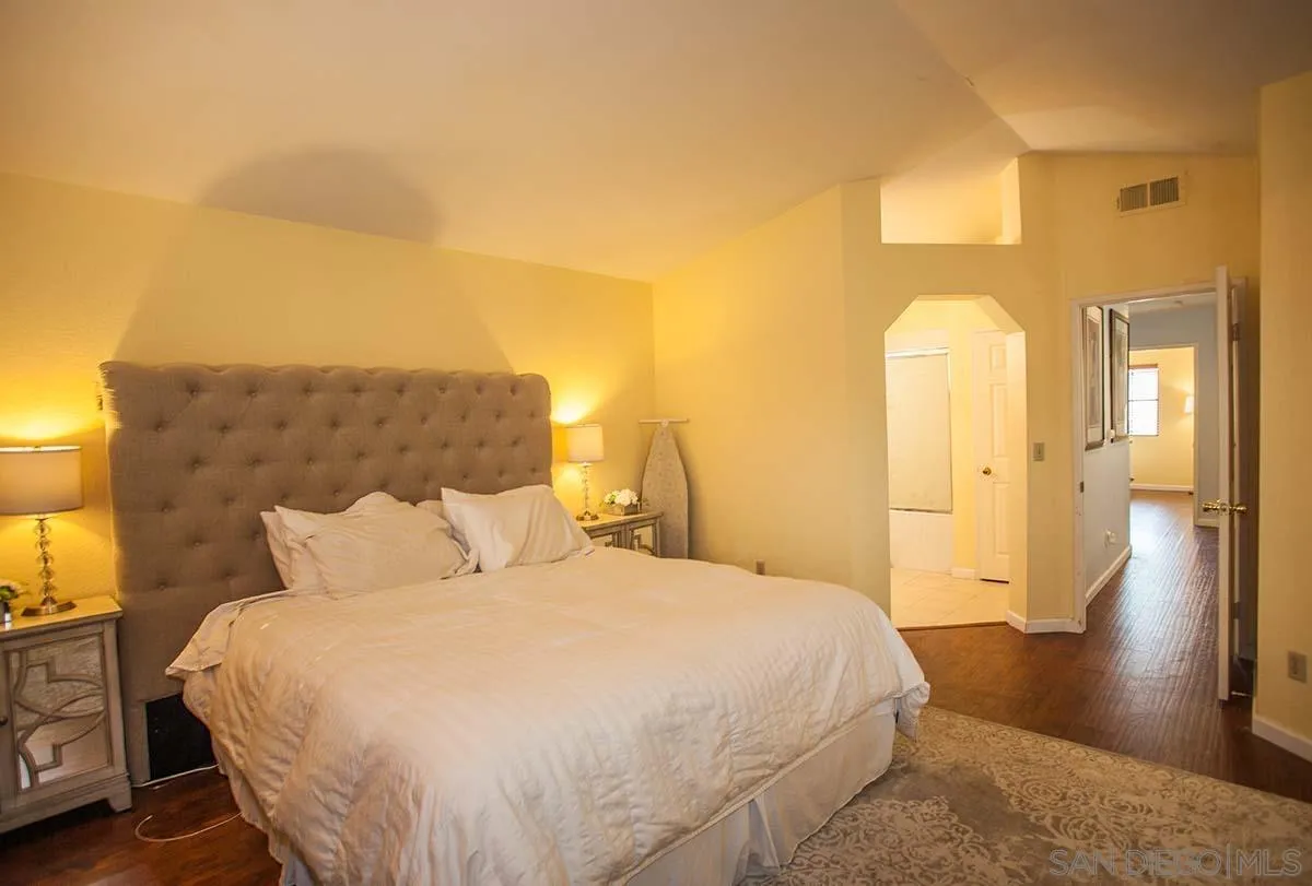 https://cdn.realtyfeed.com/cdn/127/250041246/375dbcca1a99d859dd27fc581b7e2af8.webp