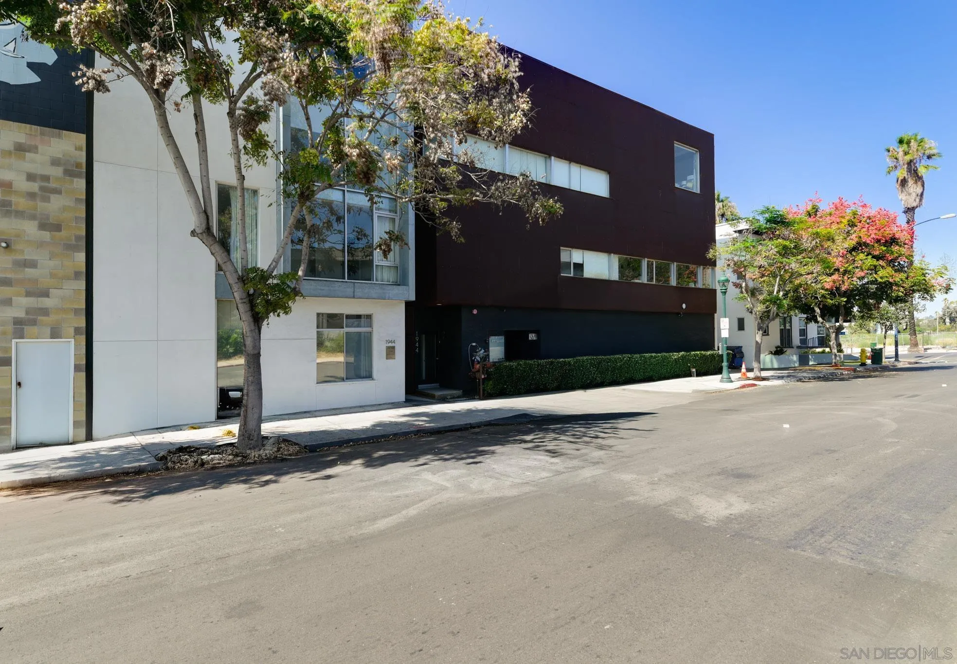https://cdn.realtyfeed.com/cdn/127/250041248/e81b98106523ffc9b74e527d7f1bc876.webp
