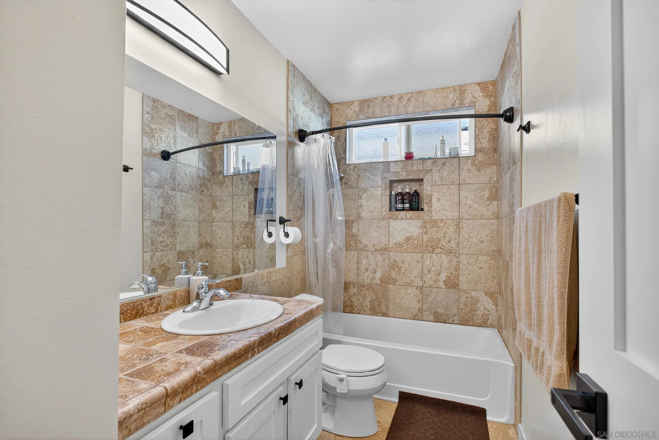 https://cdn.realtyfeed.com/cdn/127/250041249/c199e5f3715a3cb428a7b0e8afe90d74.webp