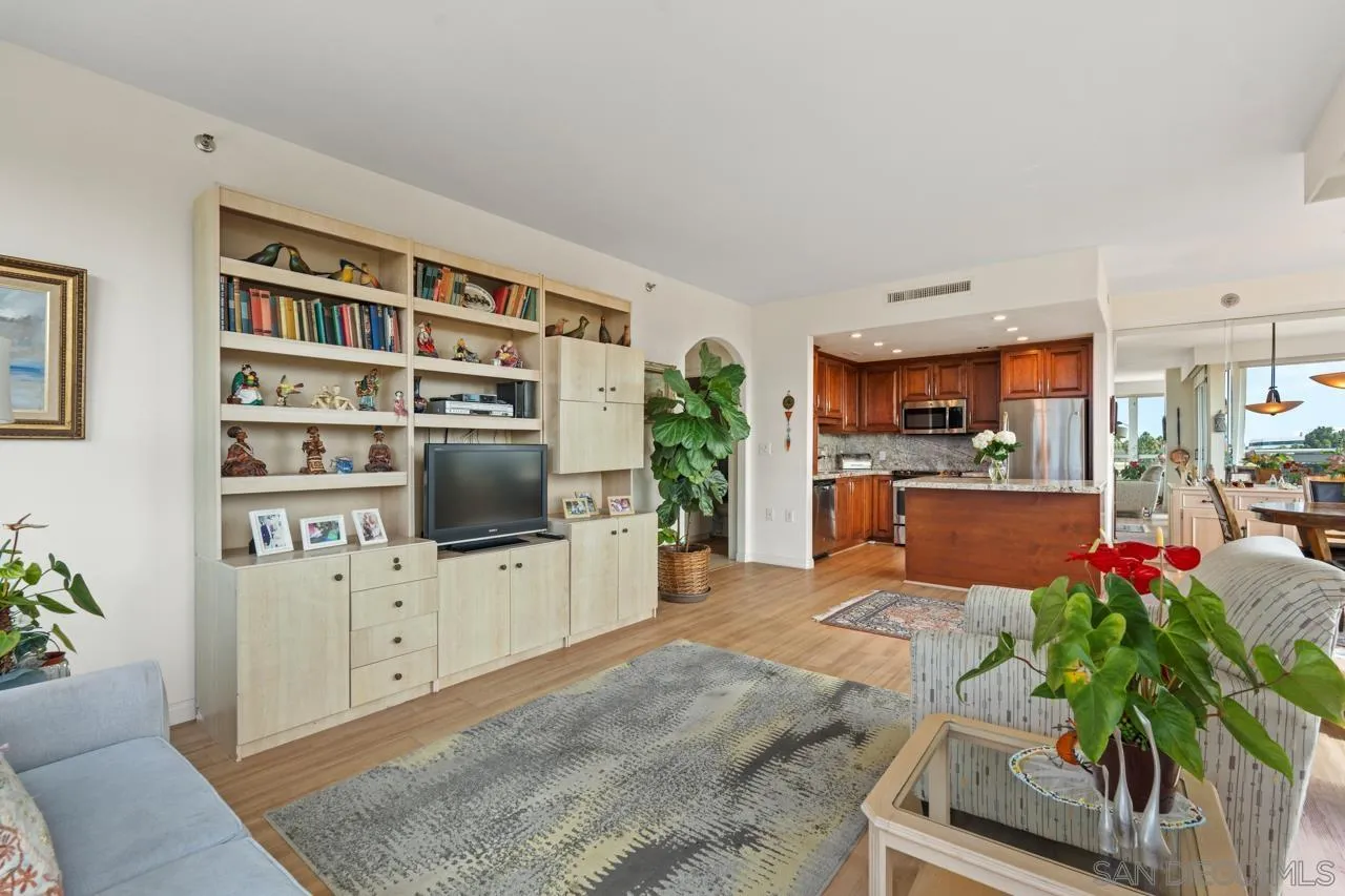Photo #5: 250041254 Listing 