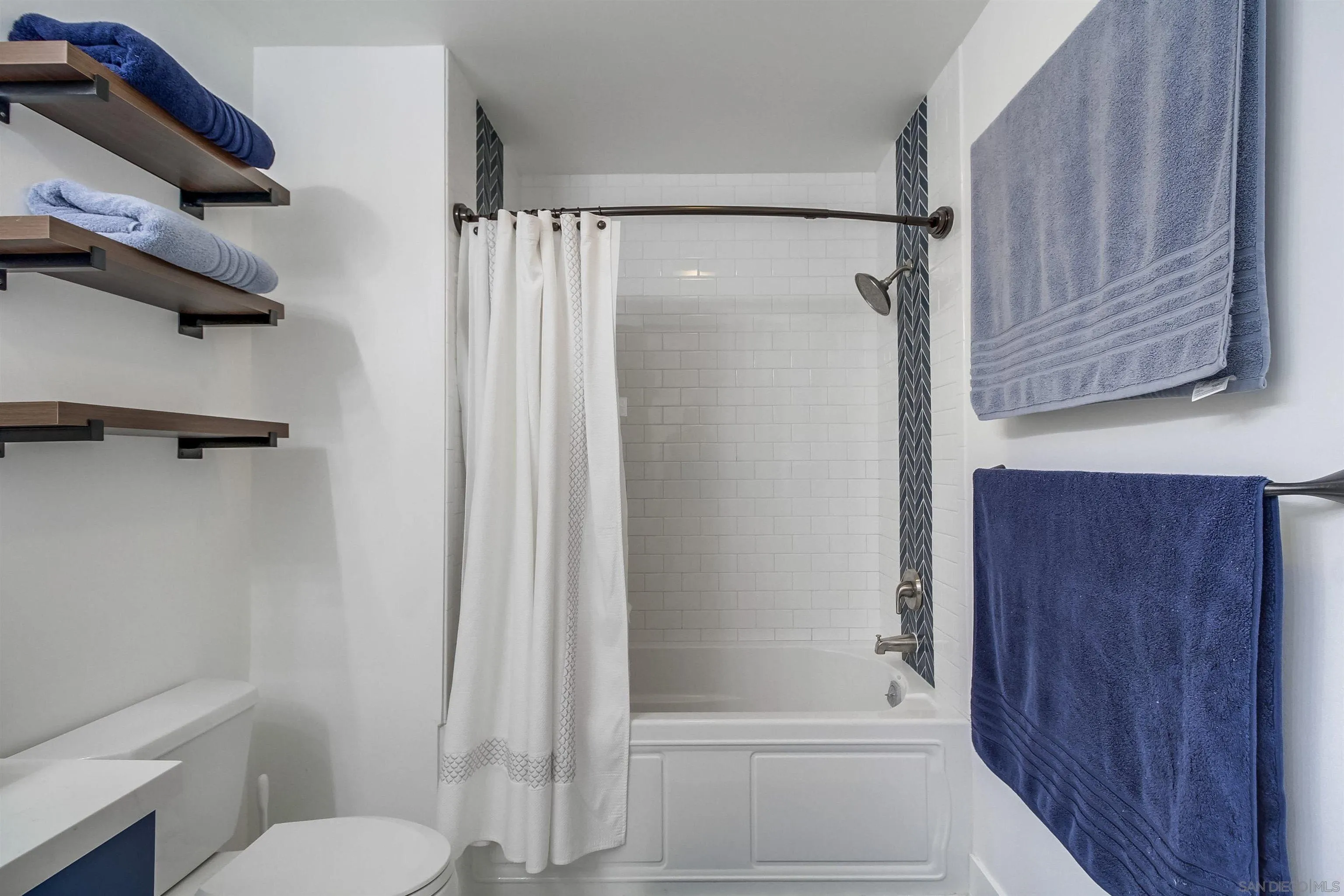 https://cdn.realtyfeed.com/cdn/127/250041257/0160bded9e865c990918570f98c6fa2f.webp