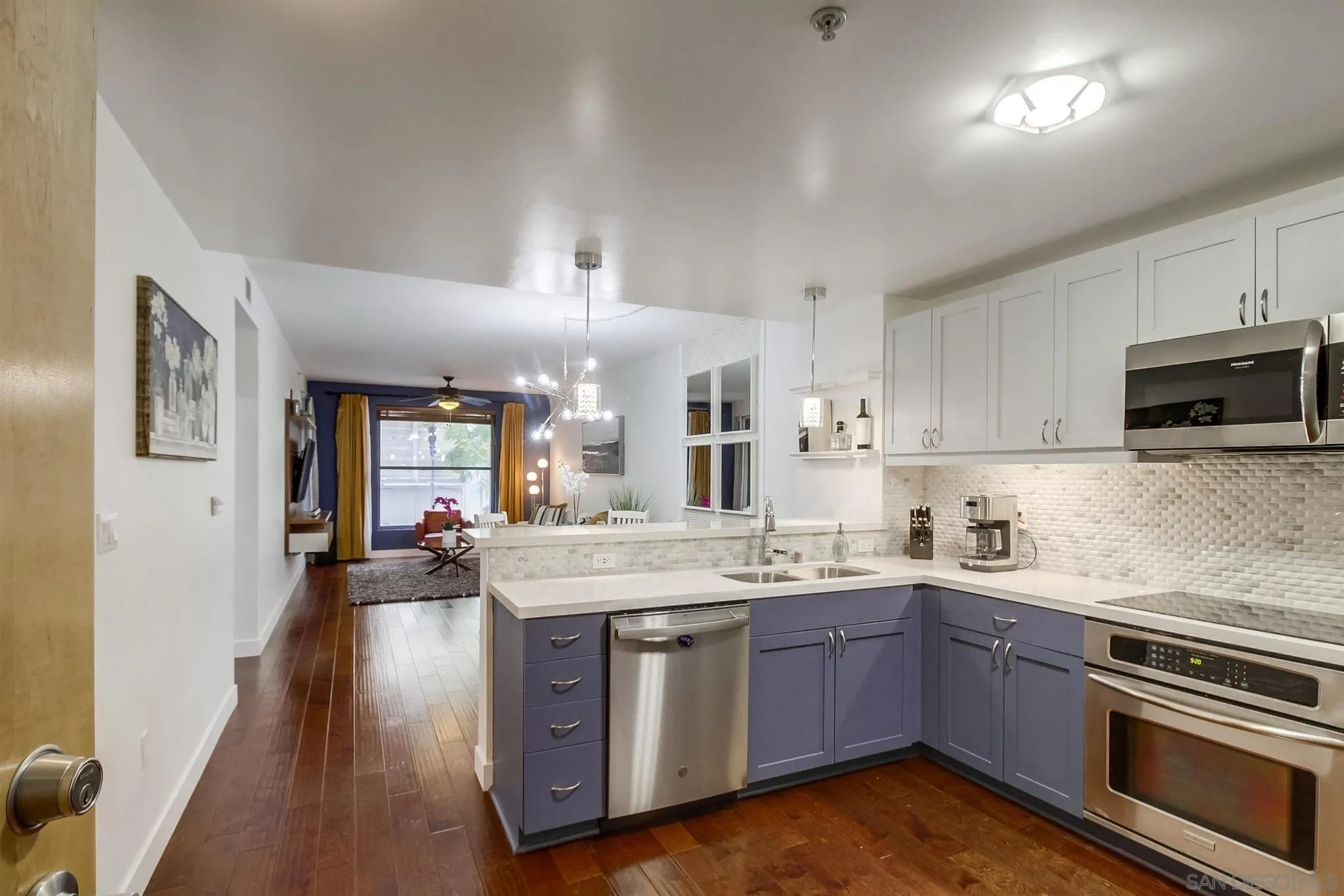 Photo #2: 250041257 Listing 