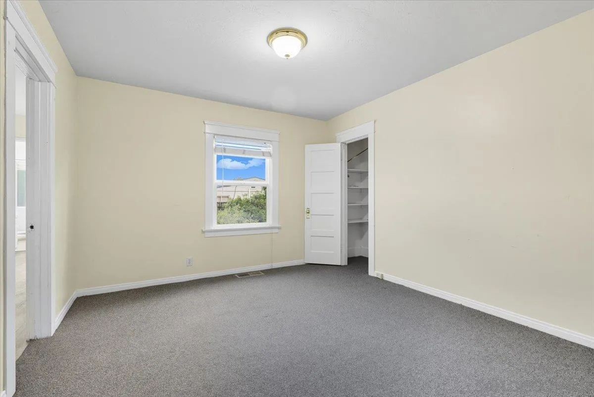 https://cdn.realtyfeed.com/cdn/127/250041260/a6b92fa2f12c9d03299de5b10951efa2.webp