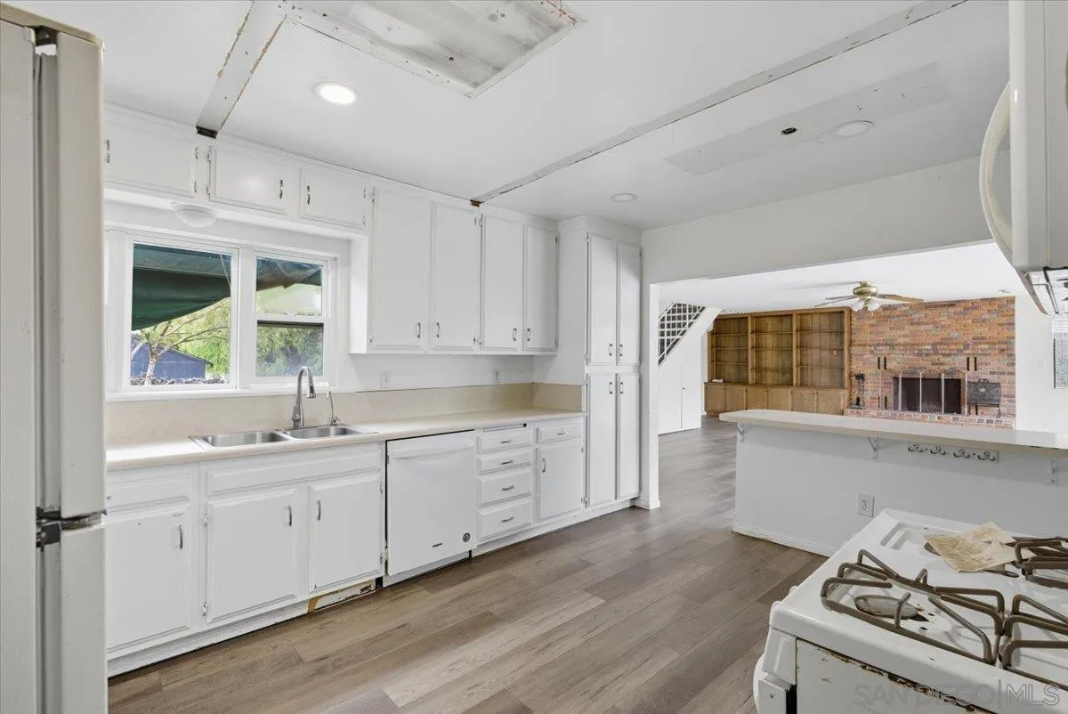 https://cdn.realtyfeed.com/cdn/127/250041260/aa637c4d2cadf5ce80826183df97f89c.webp