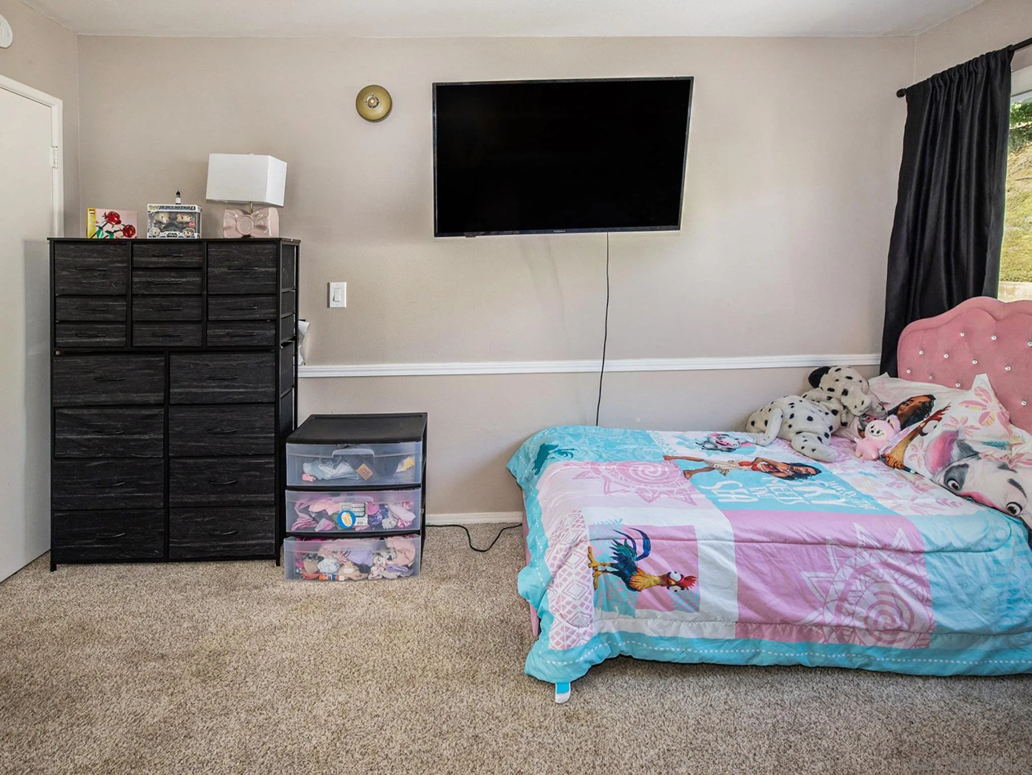 https://cdn.realtyfeed.com/cdn/127/250041261/026590bd5a587b0496737f3d3b3483ff.webp