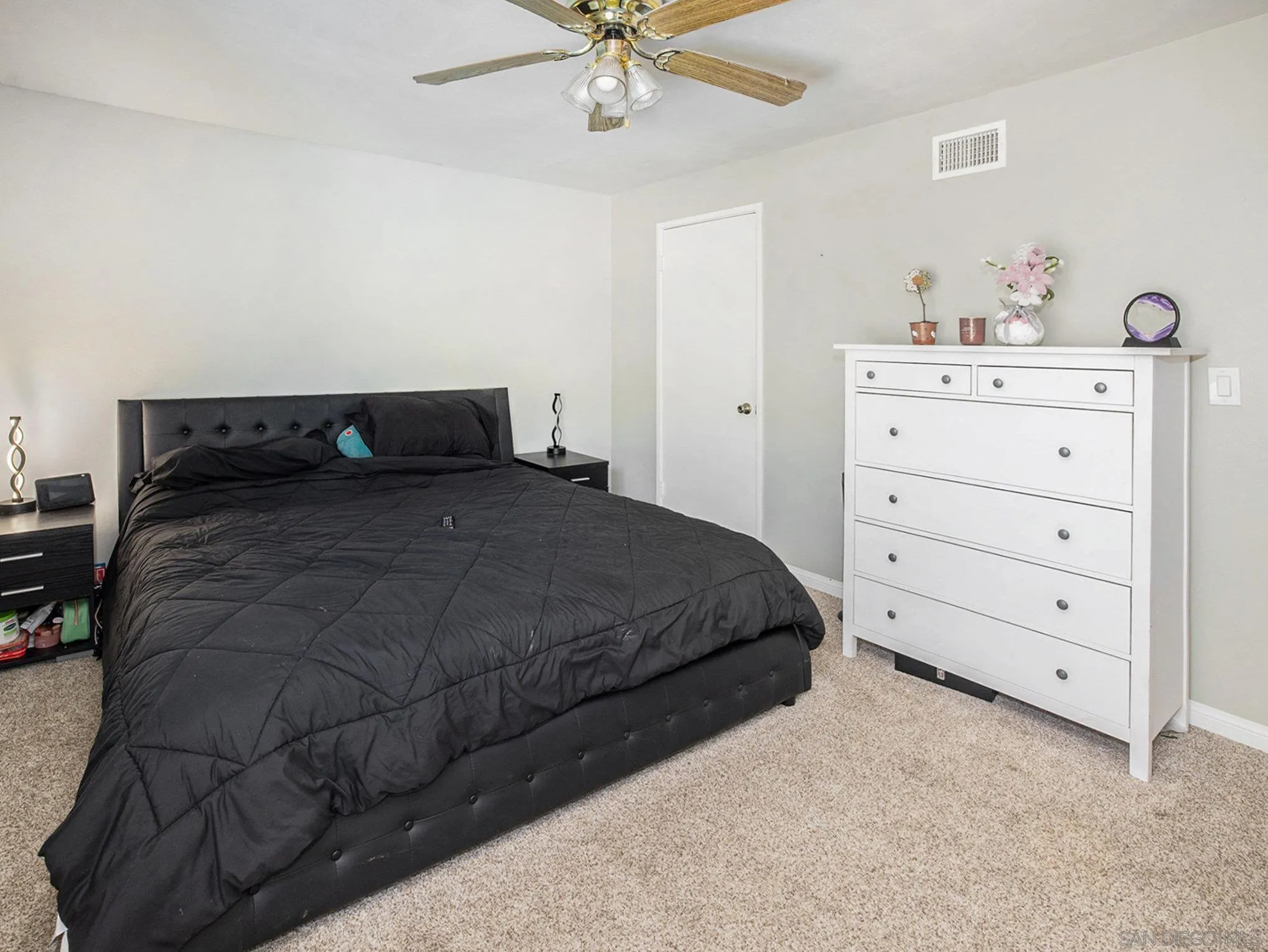 https://cdn.realtyfeed.com/cdn/127/250041261/c8f5c09aba2b05ce5660415067d0df41.webp