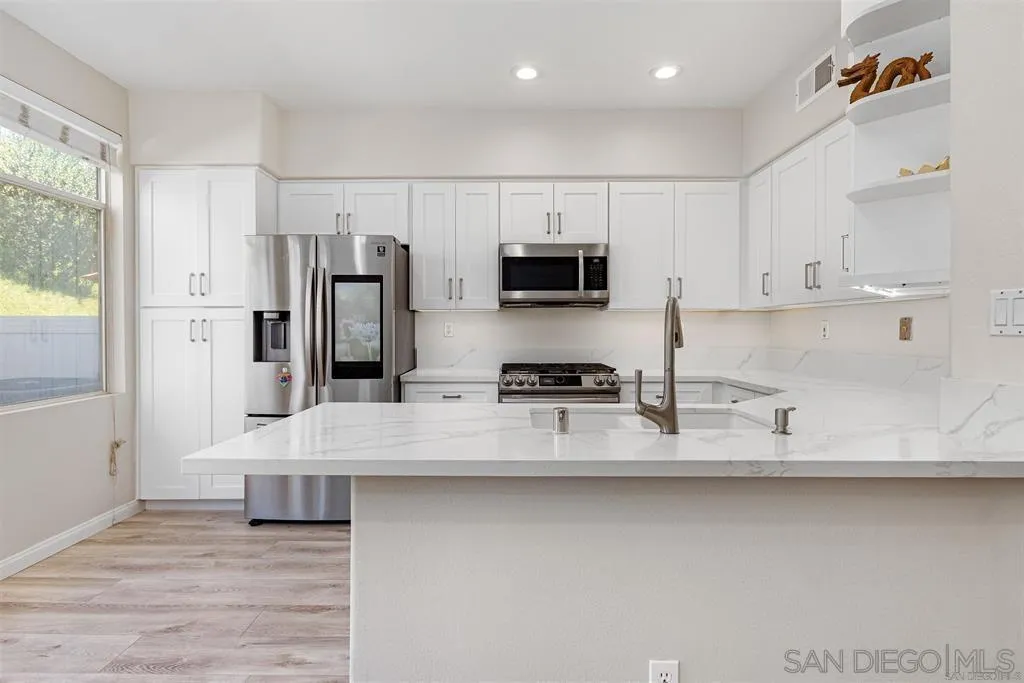 Photo #5: 250041265 Listing 
