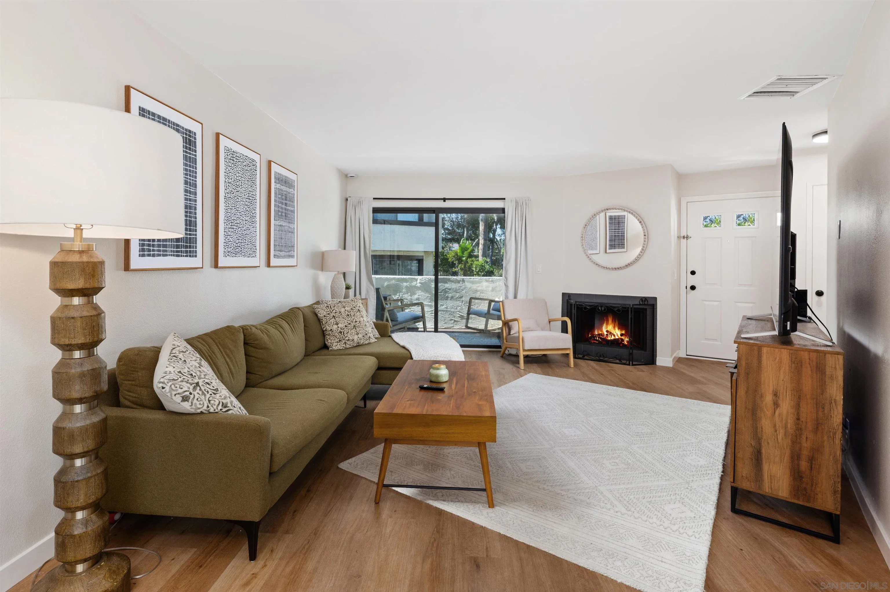 Photo #2: 250041267 Listing 