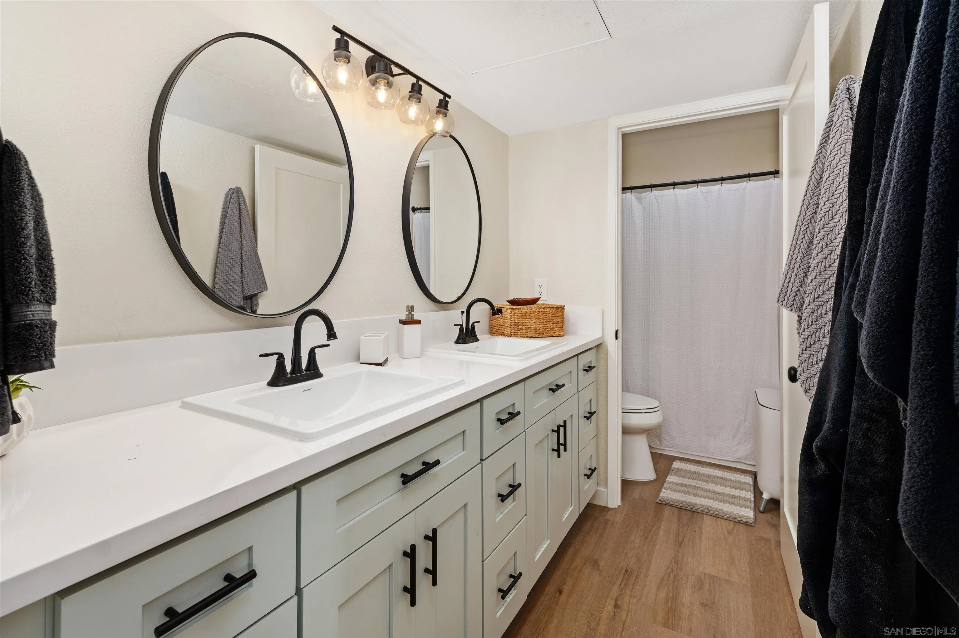 https://cdn.realtyfeed.com/cdn/127/250041267/7c5e9bbacadfc9905b789f36199d221d.webp
