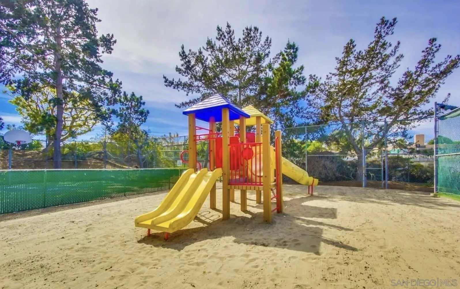 https://cdn.realtyfeed.com/cdn/127/250041267/a8e1a7990eea9dc117ecdd1df28947c4.webp
