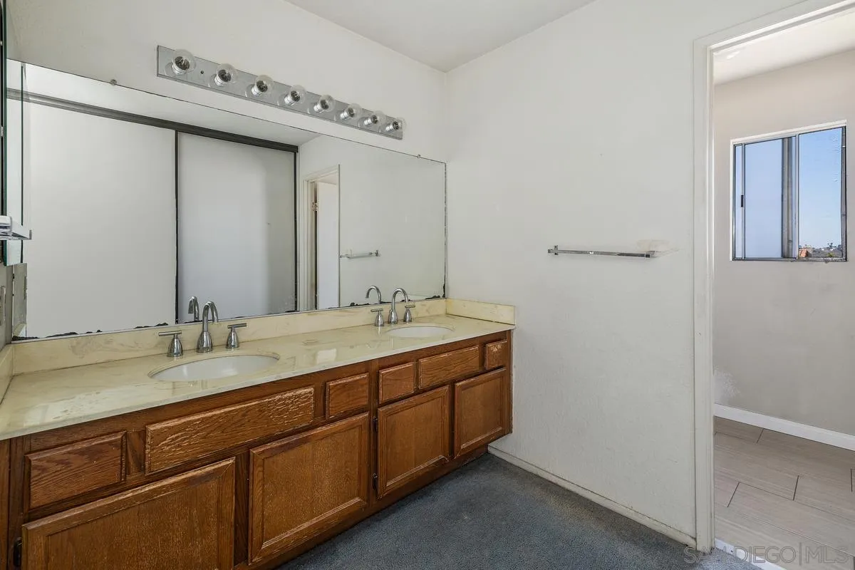 https://cdn.realtyfeed.com/cdn/127/250041269/71f22c7ba55aeb0942065a1acd24257e.webp