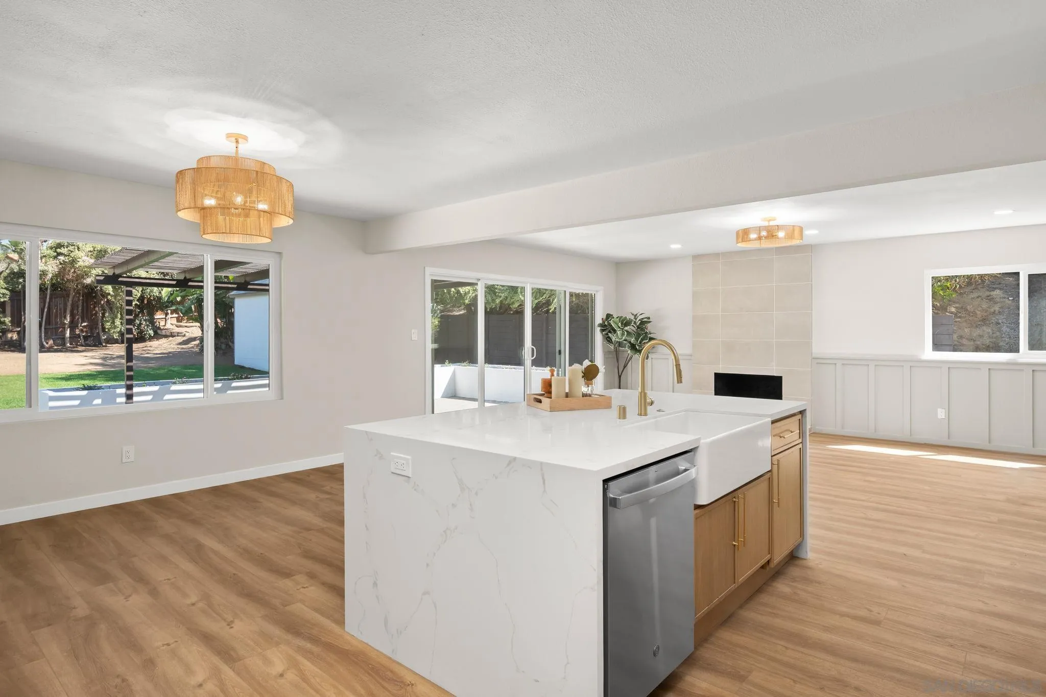 https://cdn.realtyfeed.com/cdn/127/250041271/044643de66c7adbab38cfb18cdf02826.webp