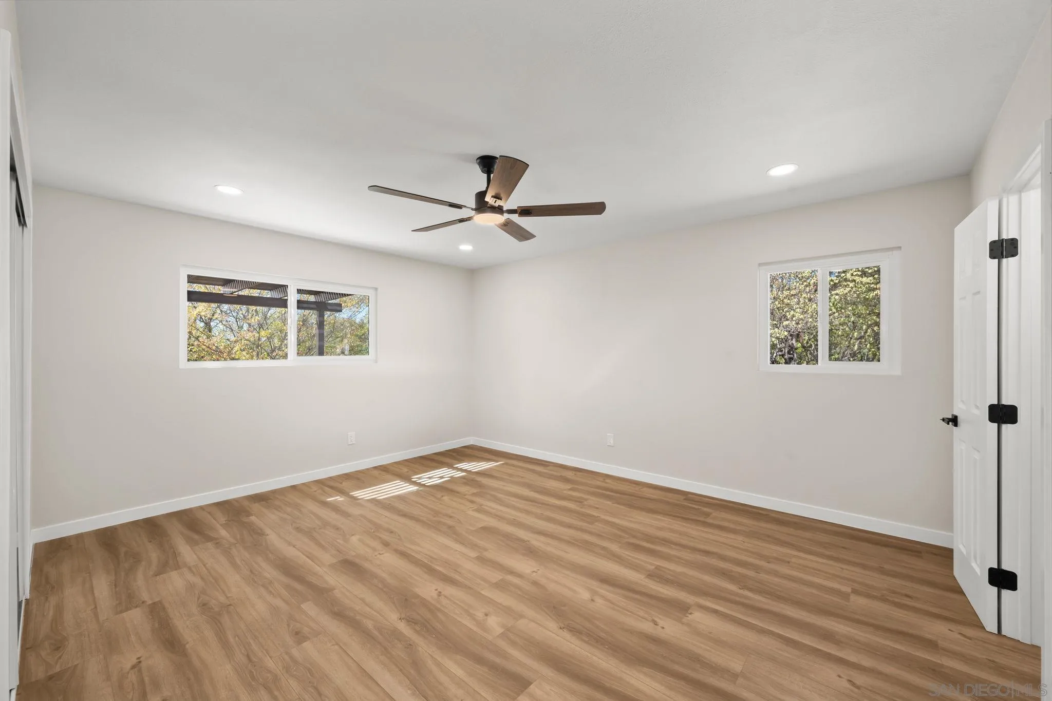 https://cdn.realtyfeed.com/cdn/127/250041271/5835d5d6b0022ce55176c03b59ce8dcb.webp