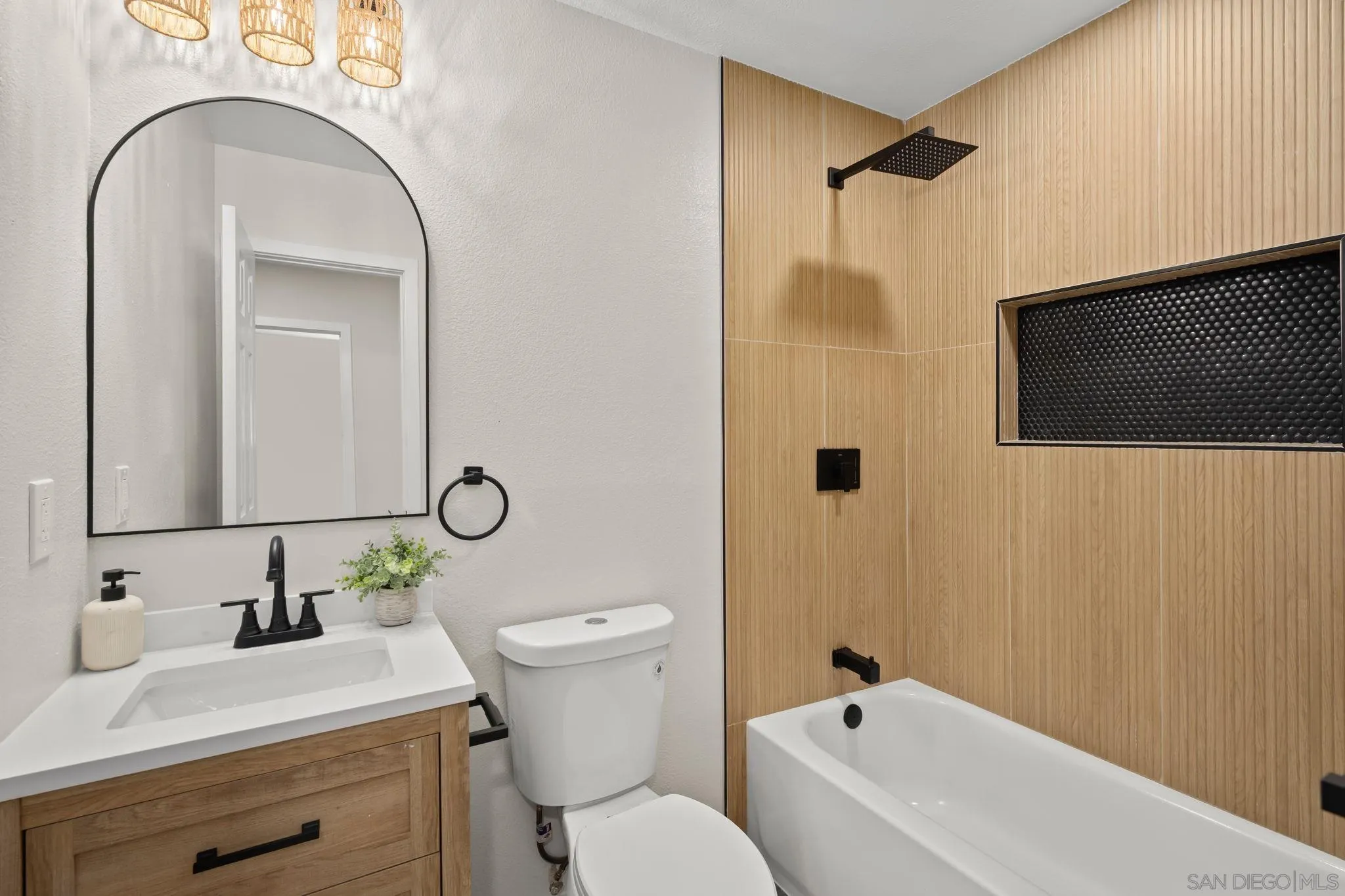 https://cdn.realtyfeed.com/cdn/127/250041271/5a1c539de82bd615dbb200d4b9ee4cf1.webp
