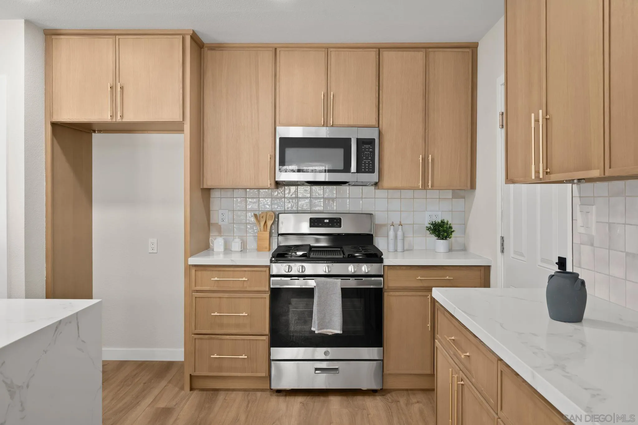 https://cdn.realtyfeed.com/cdn/127/250041271/6604d1a1b19b4479f257dc0ef12abf72.webp