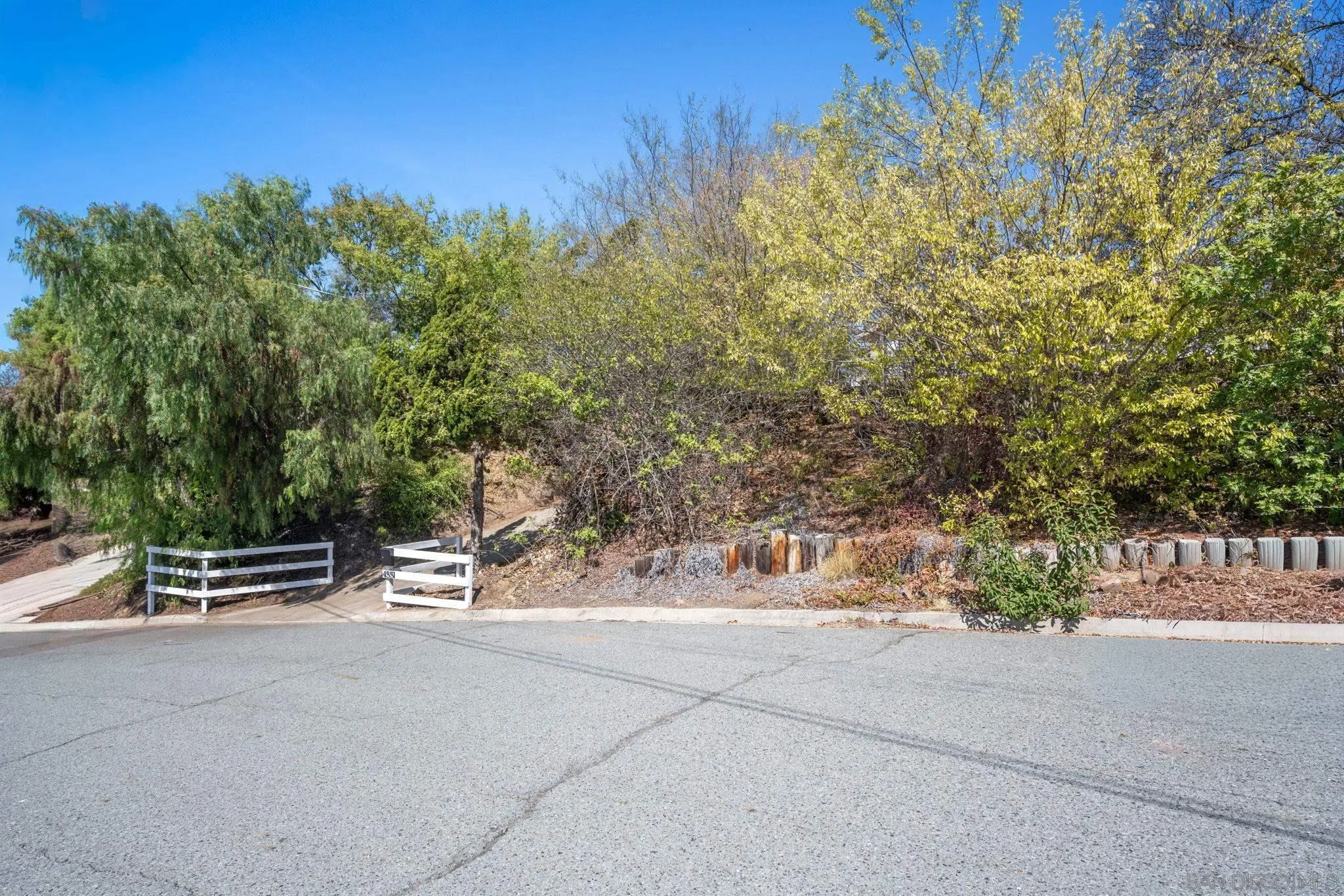 https://cdn.realtyfeed.com/cdn/127/250041271/77530eb8ecceaa57ef3e16c1f11cf19b.webp