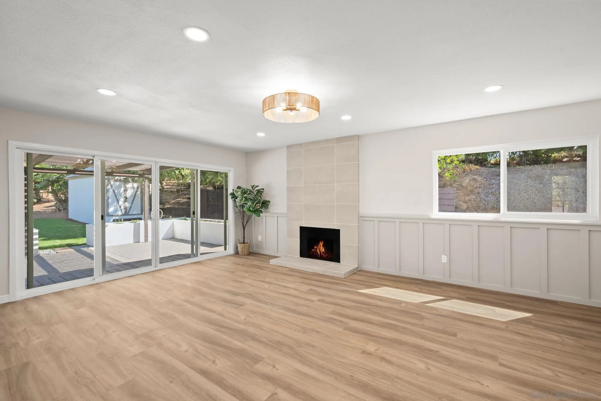 https://cdn.realtyfeed.com/cdn/127/250041271/964da8ed12aaf69ff3d64310e38b7e34.webp