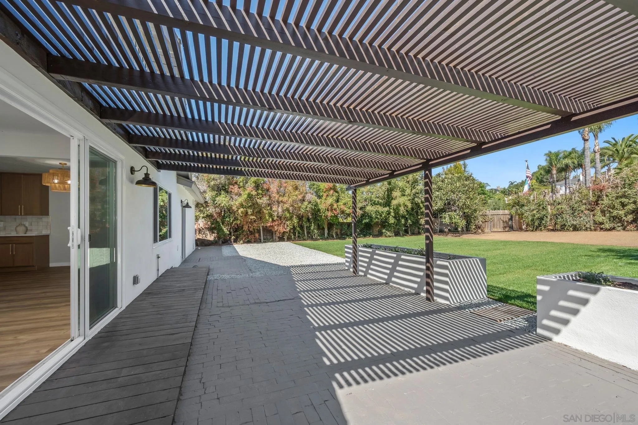 https://cdn.realtyfeed.com/cdn/127/250041271/a4b7c566566771def9b02fef8c89a1b7.webp