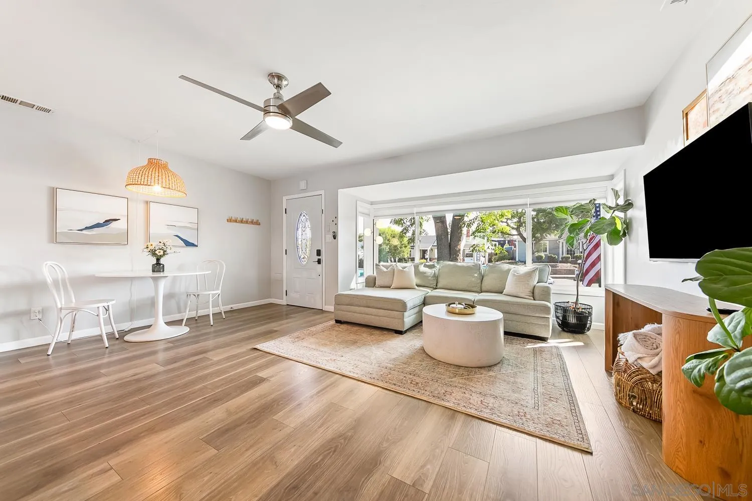 https://cdn.realtyfeed.com/cdn/127/250041273/269d7292336ad553b2f9bc19405a041e.webp