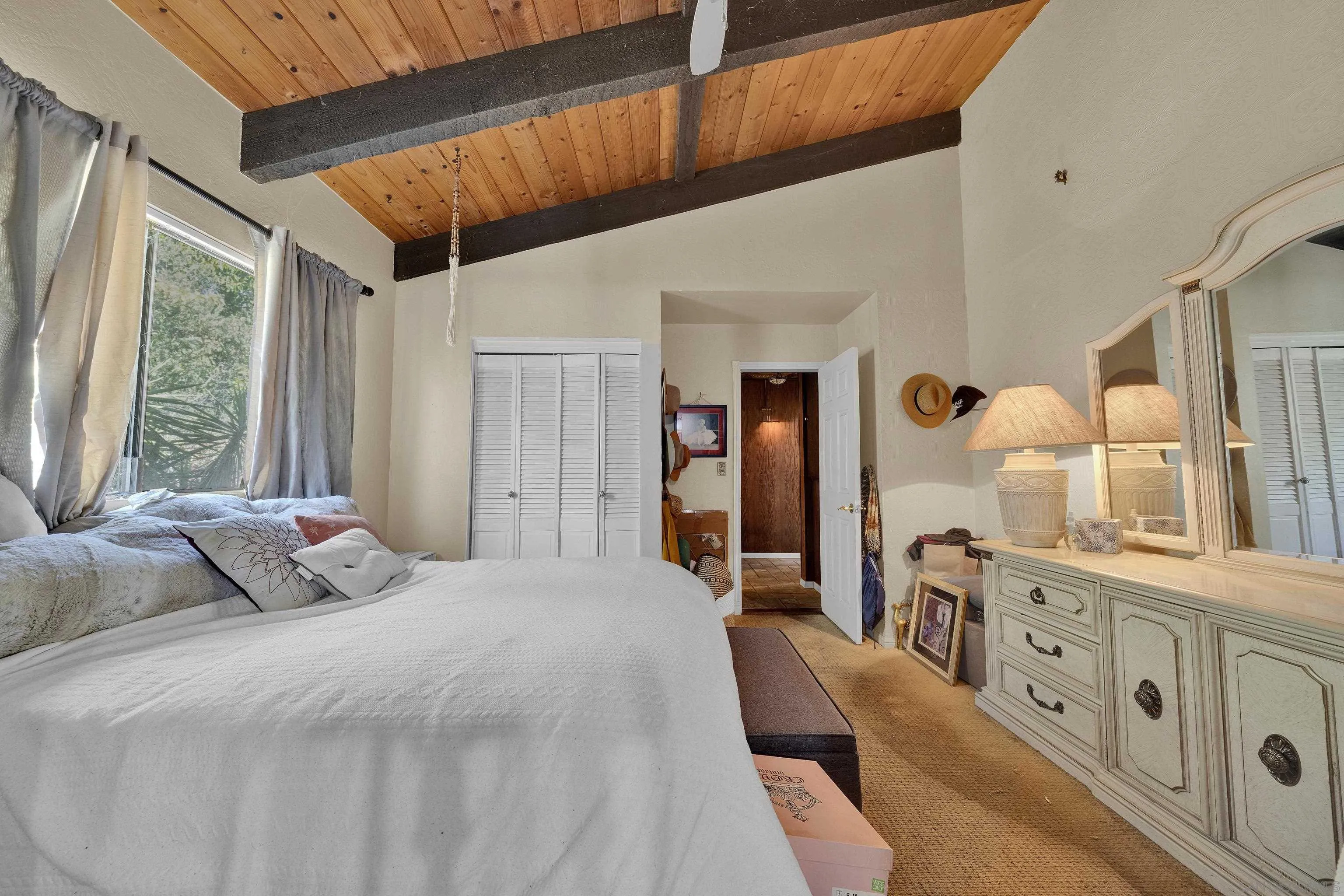 https://cdn.realtyfeed.com/cdn/127/250041279/100ec835cd6b78a66b9e525df0cea639.webp