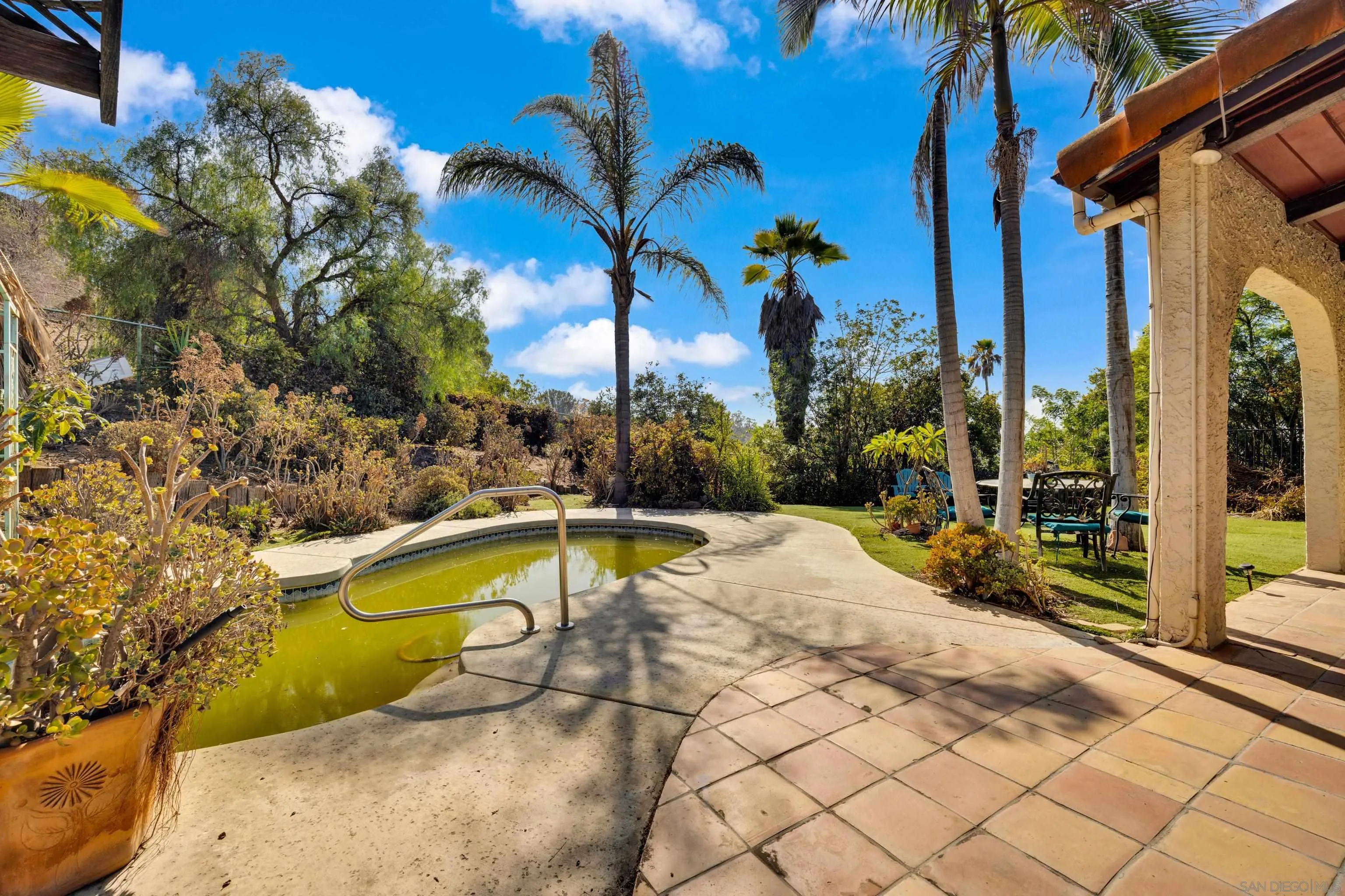 https://cdn.realtyfeed.com/cdn/127/250041279/92651a88c528e5b61fd10c70809d0363.webp