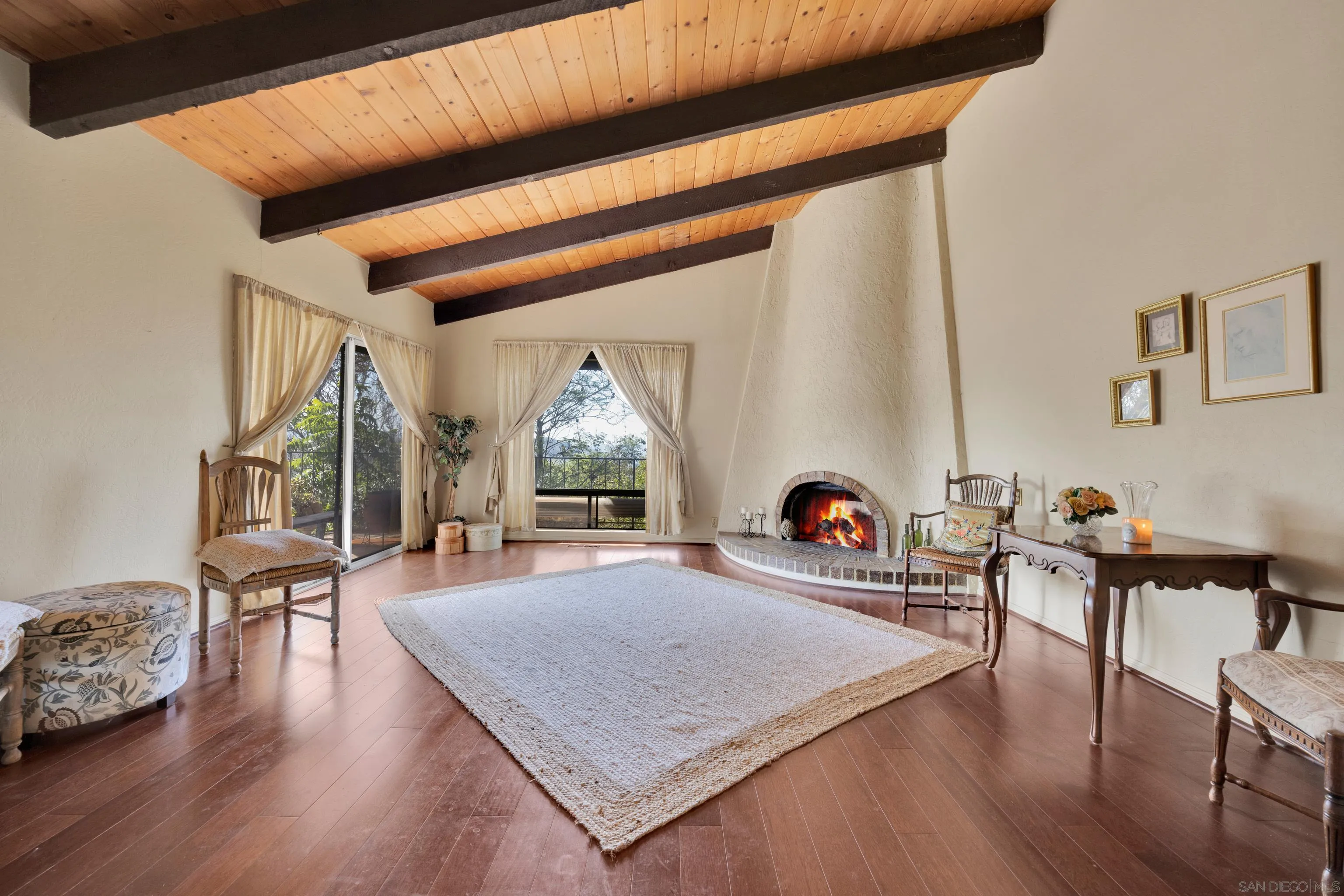 https://cdn.realtyfeed.com/cdn/127/250041279/bed537515af7c81dd7e65c6a58a87de7.webp