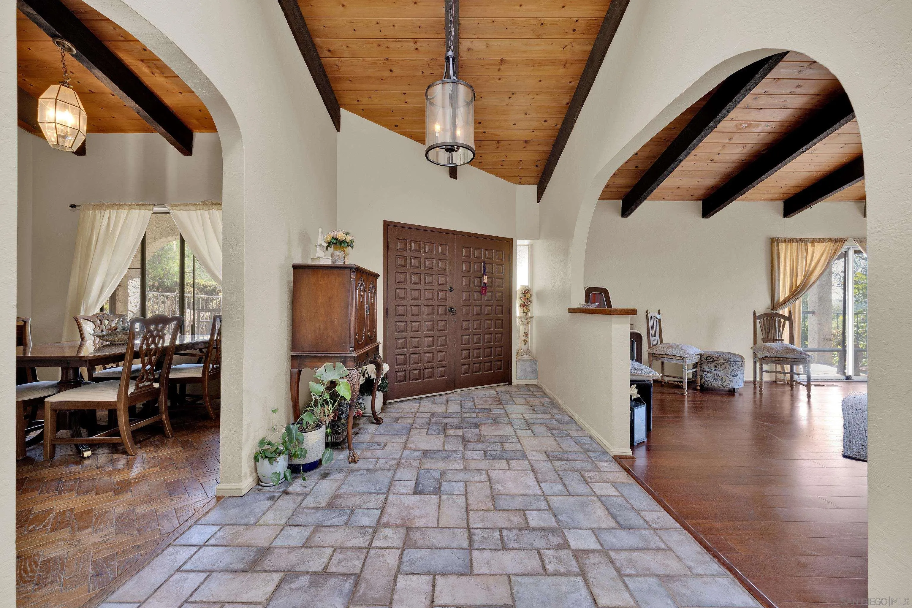 https://cdn.realtyfeed.com/cdn/127/250041279/fd8fd67c974cf1900f3d7fcda6a771f6.webp