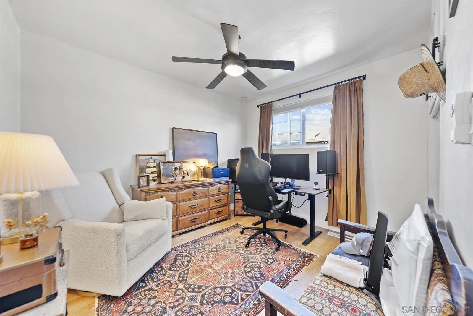 https://cdn.realtyfeed.com/cdn/127/250041280/0cfbd87942f1b24d1a66aeab17565222.webp