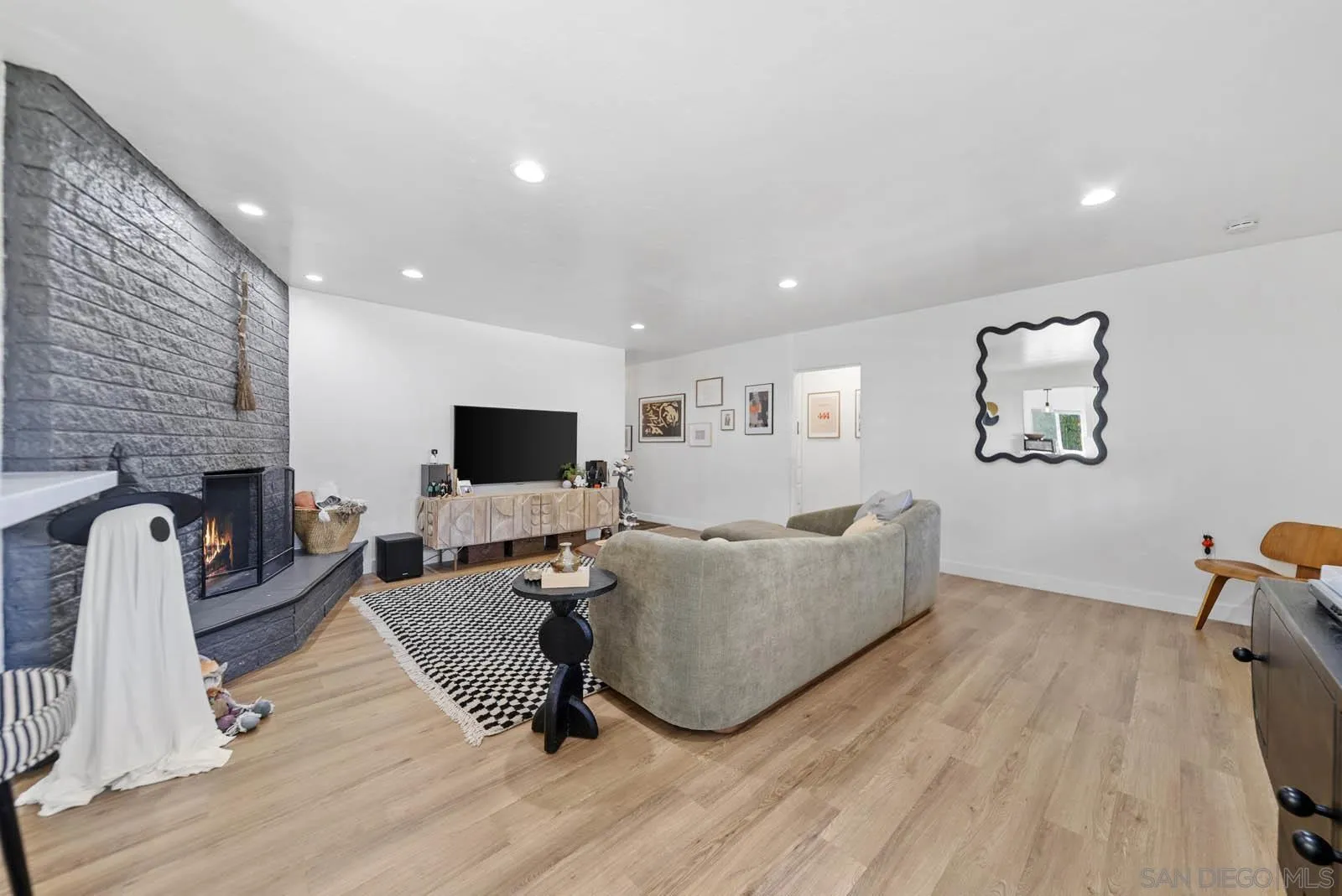 https://cdn.realtyfeed.com/cdn/127/250041280/c46421b43c755a1d6977065f62ceb4e1.webp